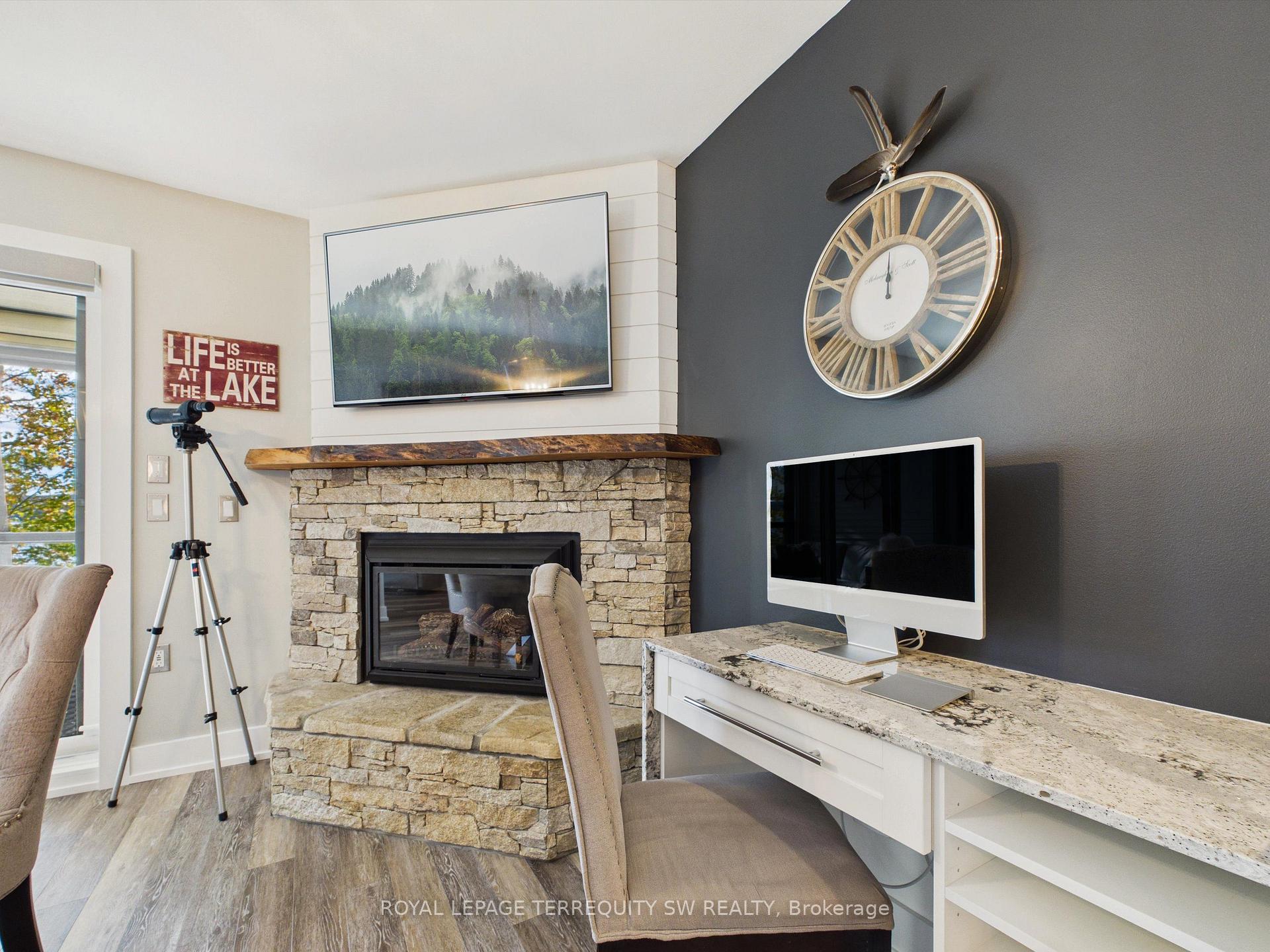 Photo 7 of Unit 210, 10 Coveside Drive, Huntsville, Chaffey — HOMEH