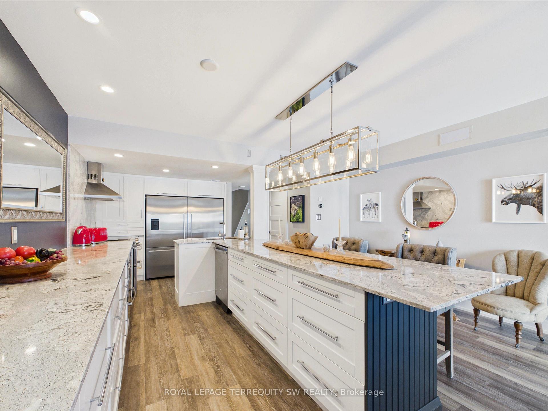 Photo 14 of Unit 210, 10 Coveside Drive, Huntsville, Chaffey — HOMEH