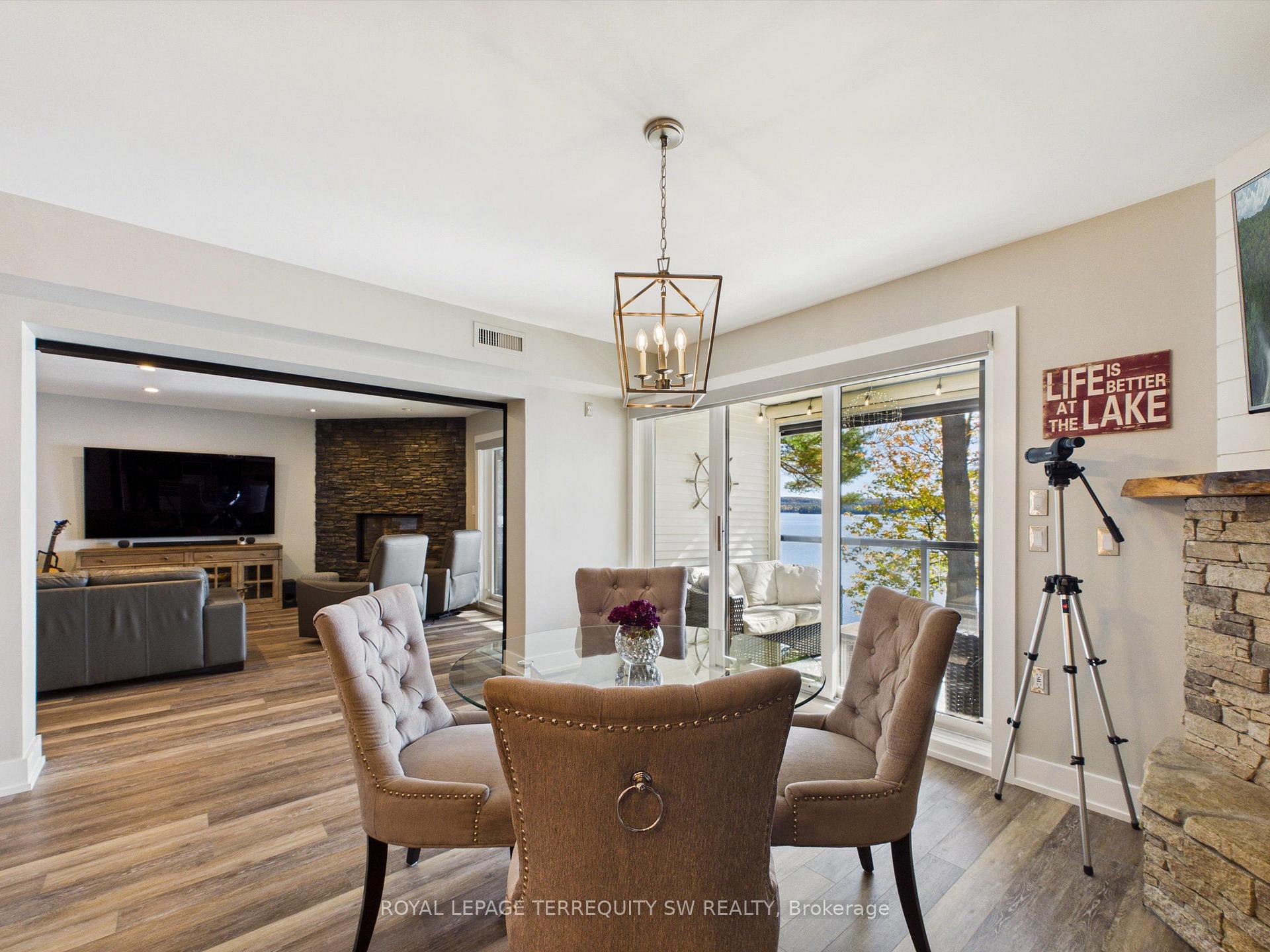 Photo 17 of Unit 210, 10 Coveside Drive, Huntsville, Chaffey — HOMEH
