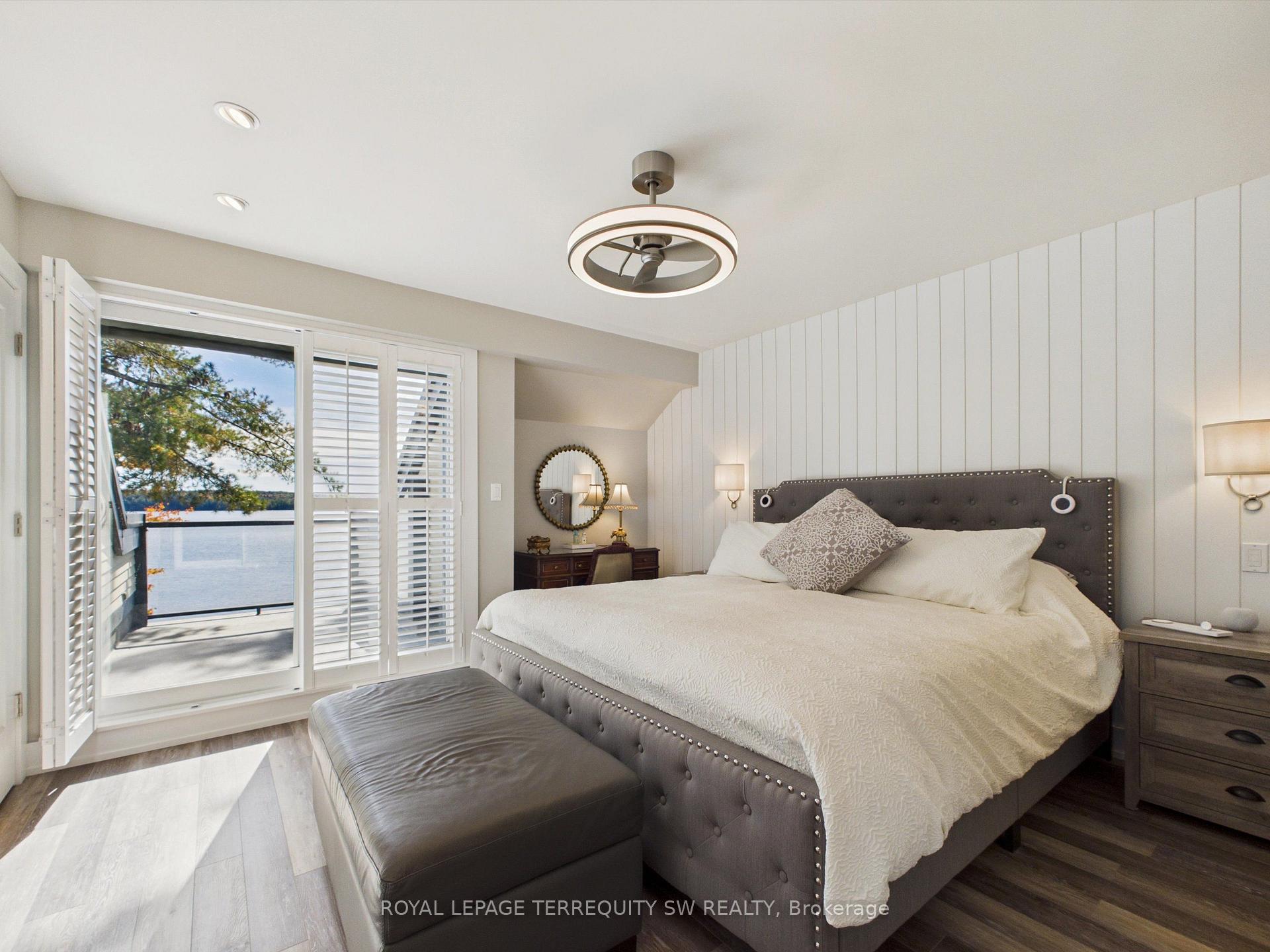 Photo 19 of Unit 210, 10 Coveside Drive, Huntsville, Chaffey — HOMEH