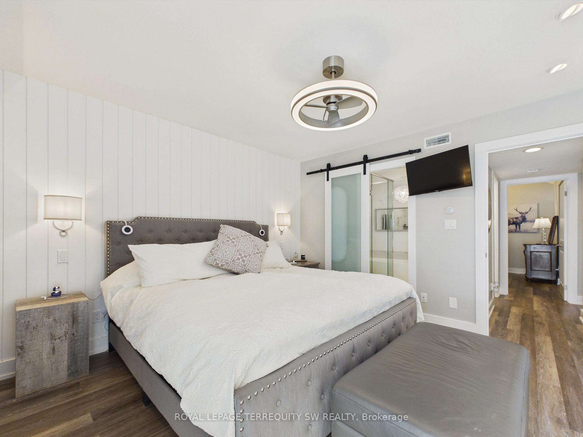 Photo 20 of Unit 210, 10 Coveside Drive, Huntsville, Chaffey — HOMEH