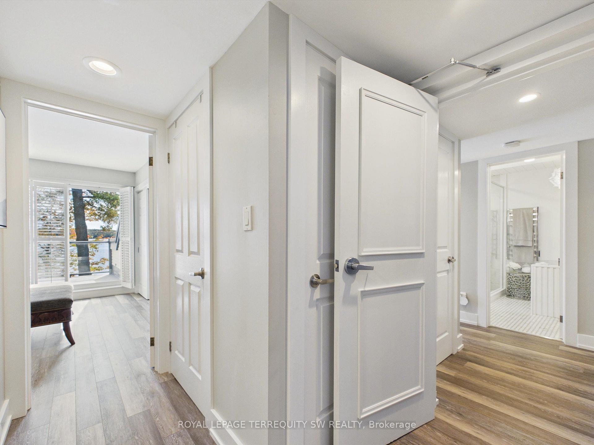 Photo 25 of Unit 210, 10 Coveside Drive, Huntsville, Chaffey — HOMEH
