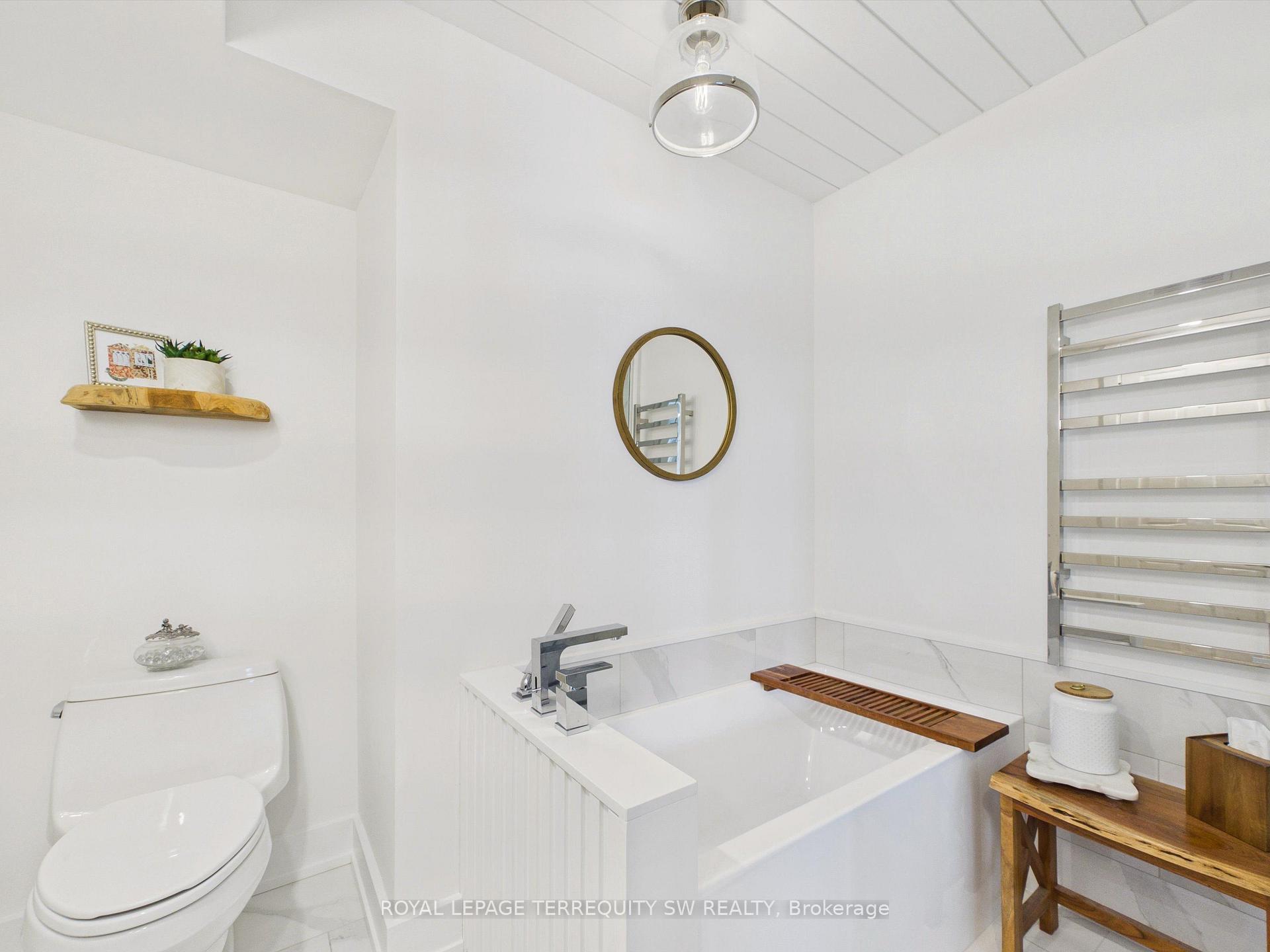 Photo 30 of Unit 210, 10 Coveside Drive, Huntsville, Chaffey — HOMEH