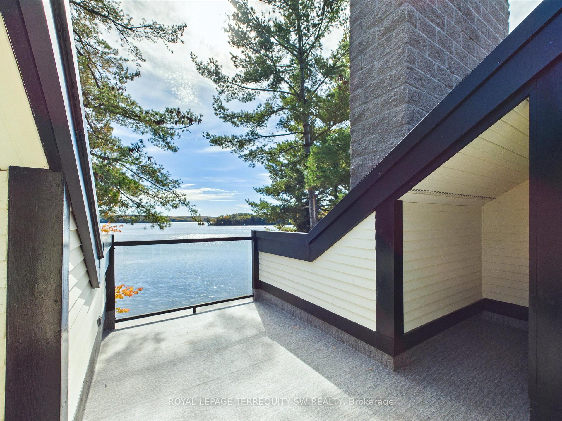 Photo 33 of Unit 210, 10 Coveside Drive, Huntsville, Chaffey — HOMEH