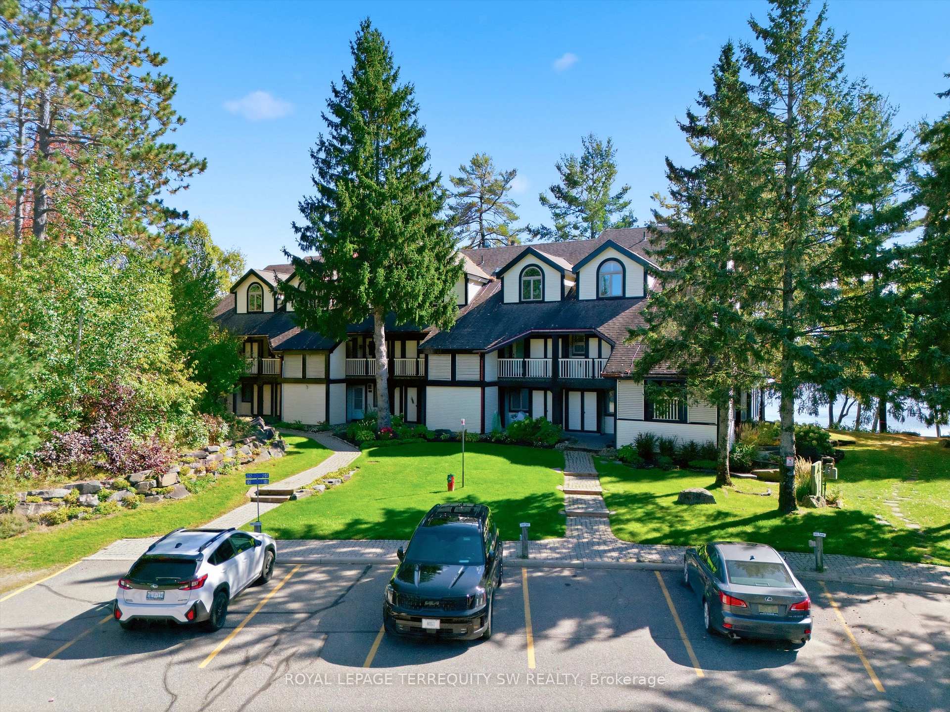 Photo 46 of Unit 210, 10 Coveside Drive, Huntsville, Chaffey — HOMEH