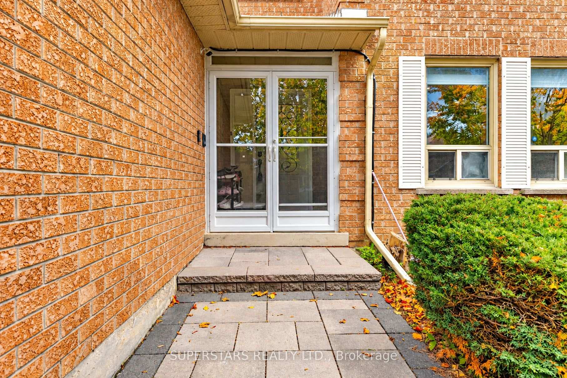 Photo 4 of 91 Forbes Crescent, Markham, Milliken Mills East — HOMEH