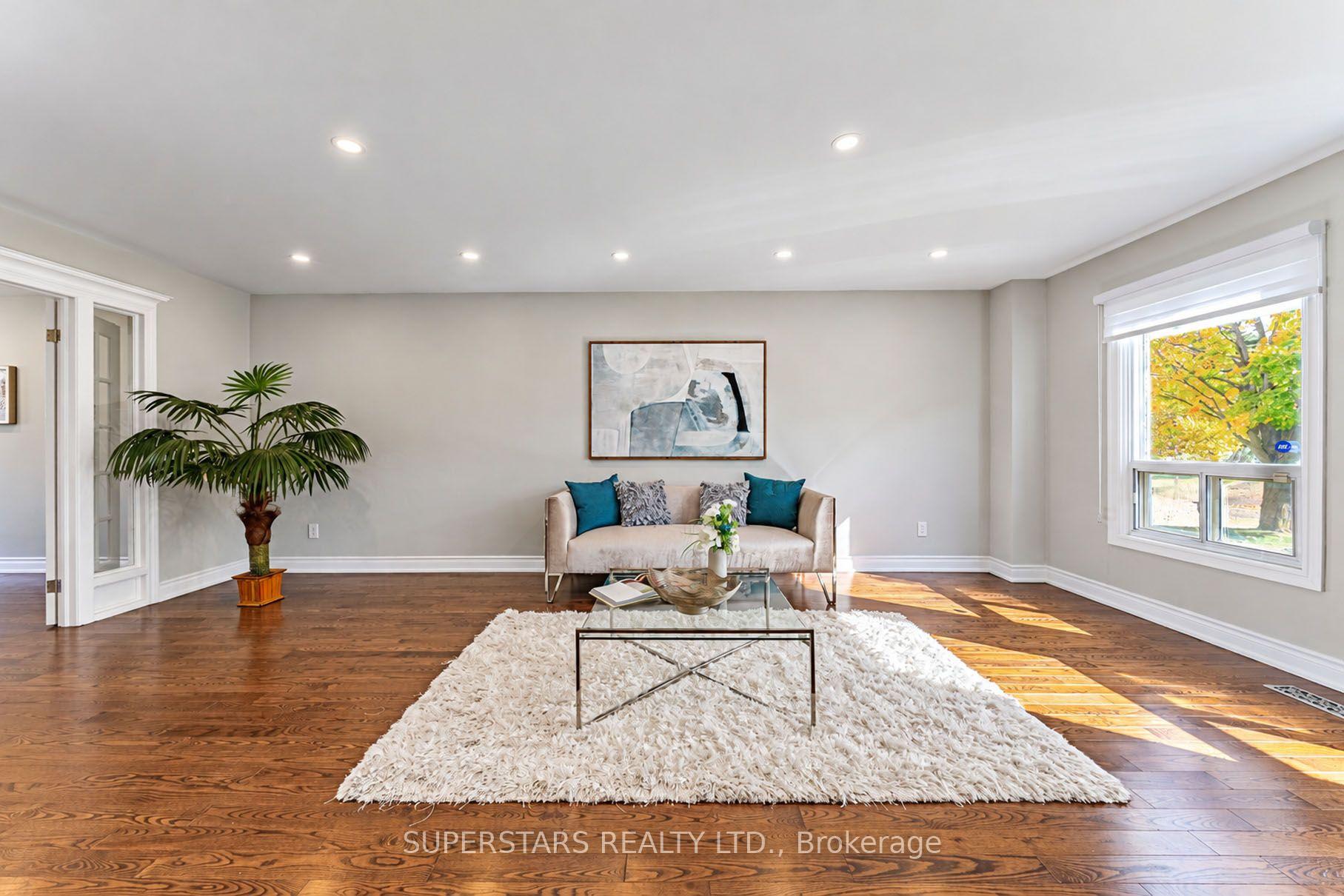 Photo 5 of 91 Forbes Crescent, Markham, Milliken Mills East — HOMEH