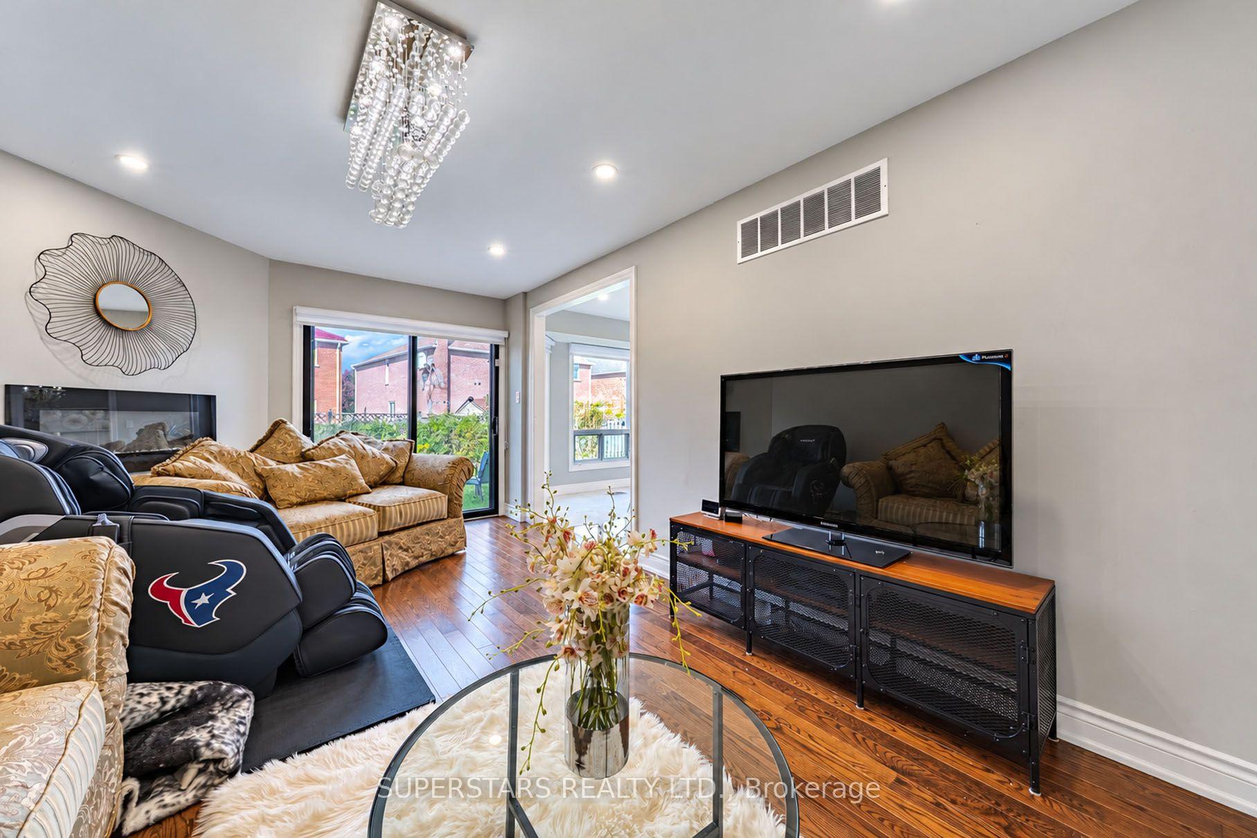 Photo 17 of 91 Forbes Crescent, Markham, Milliken Mills East — HOMEH