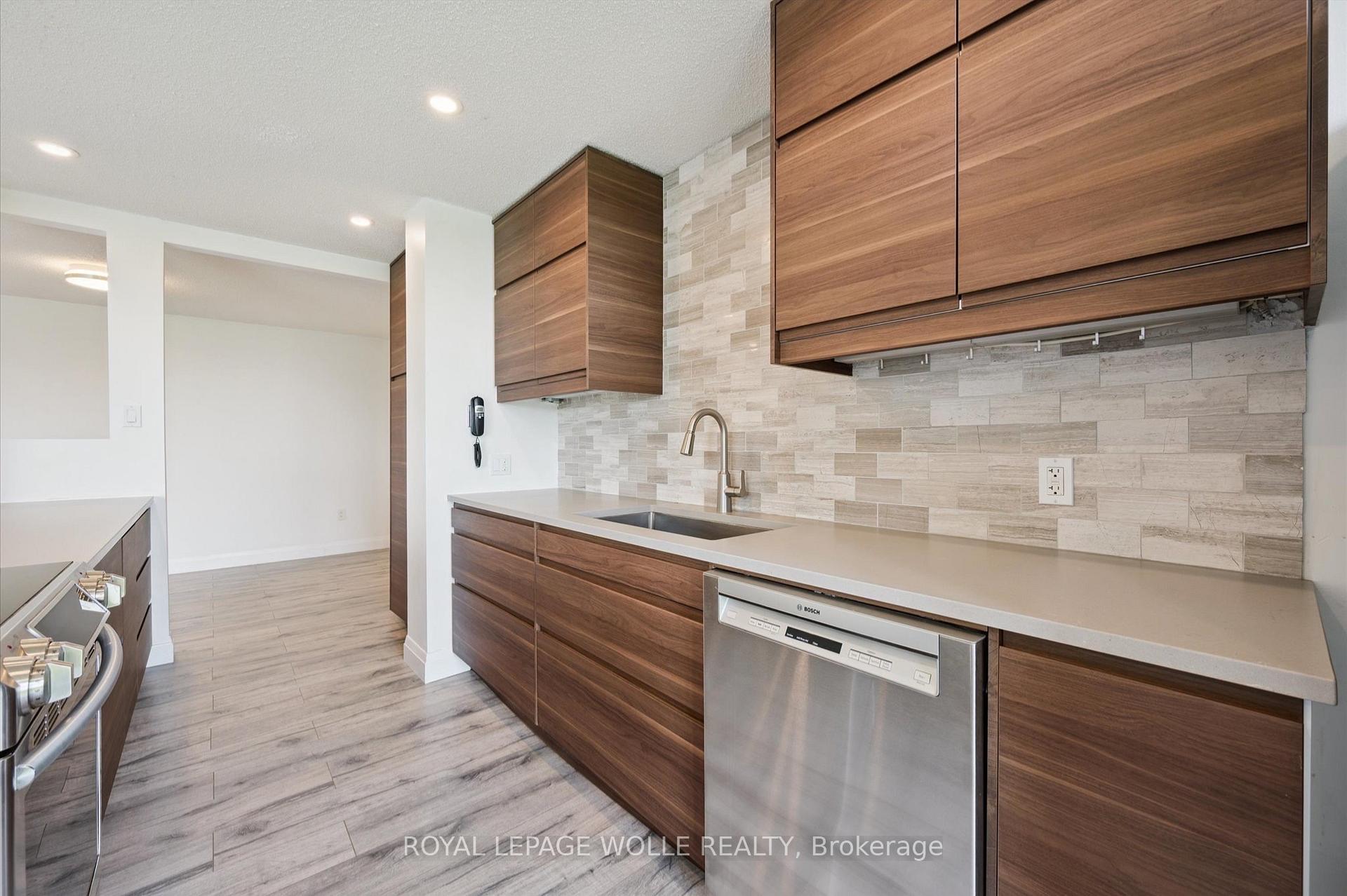 Photo 12 of Unit 706, 55 Blue Springs Drive, Waterloo, Colonial Acres — HOMEH