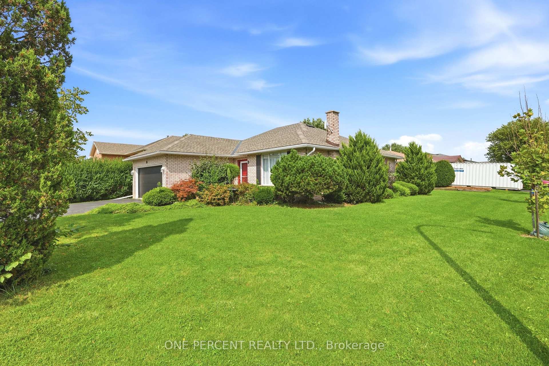 Photo 4 of 9 Country Club Road, Haldimand — HOMEH