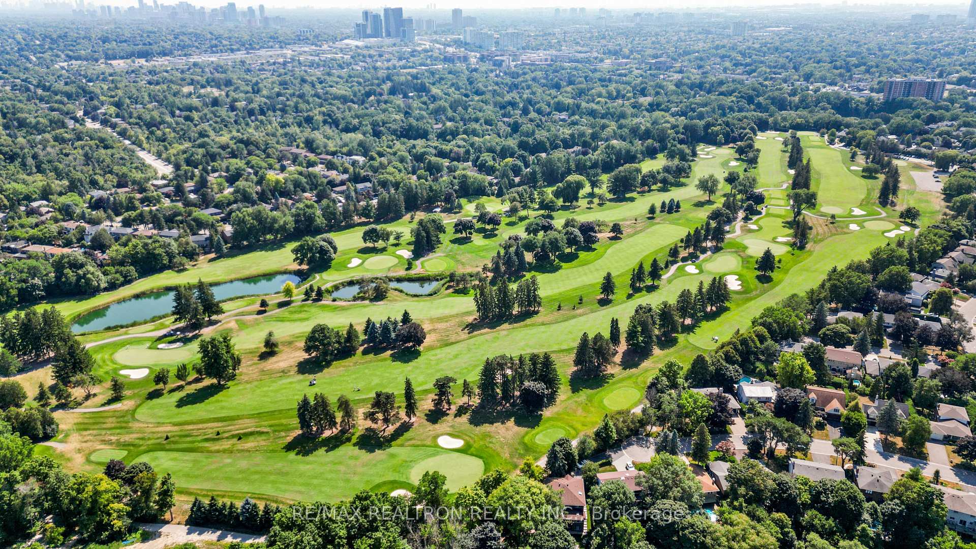 Photo 9 of 25 Portree Crescent, Markham, Royal Orchard — HOMEH