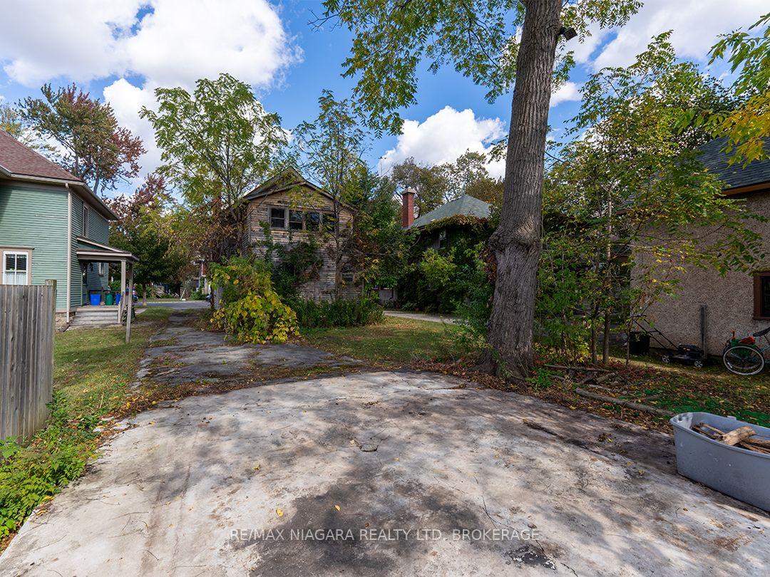 Photo 3 of 244 Charlotte Street, Port Colborne, Sugarloaf — HOMEH