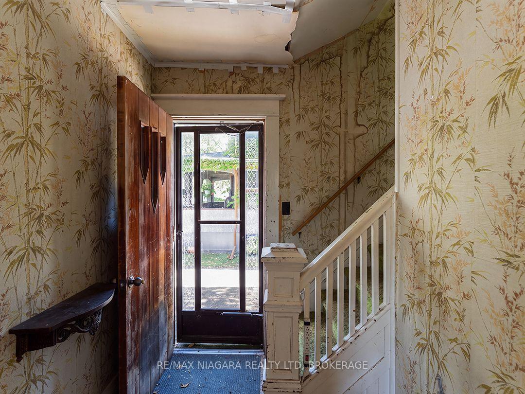 Photo 4 of 244 Charlotte Street, Port Colborne, Sugarloaf — HOMEH