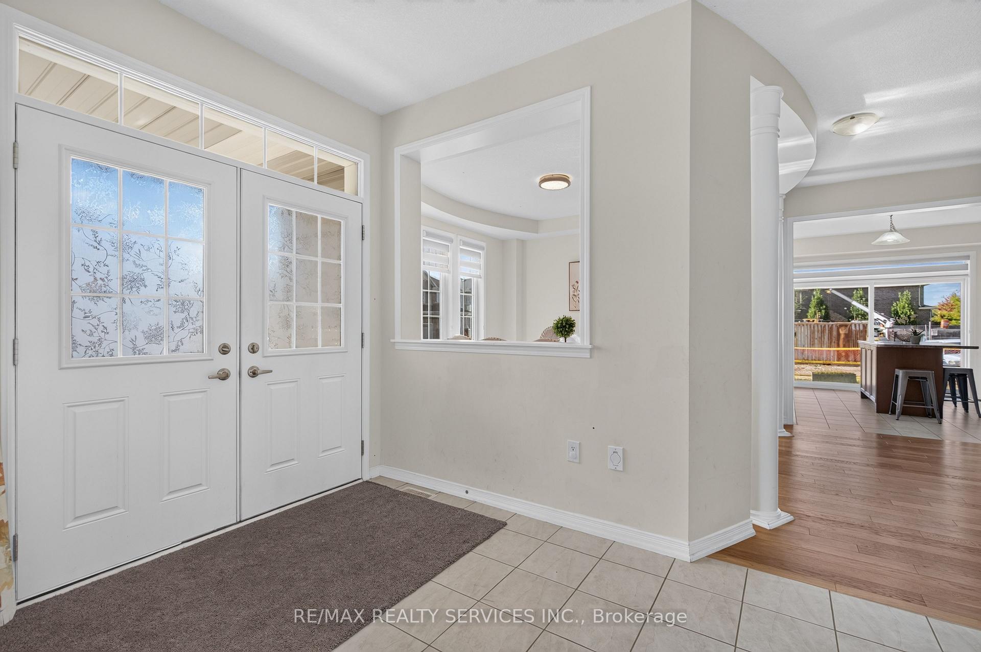 Photo 5 of 10 Munro Circle, Brantford, Empire South — HOMEH