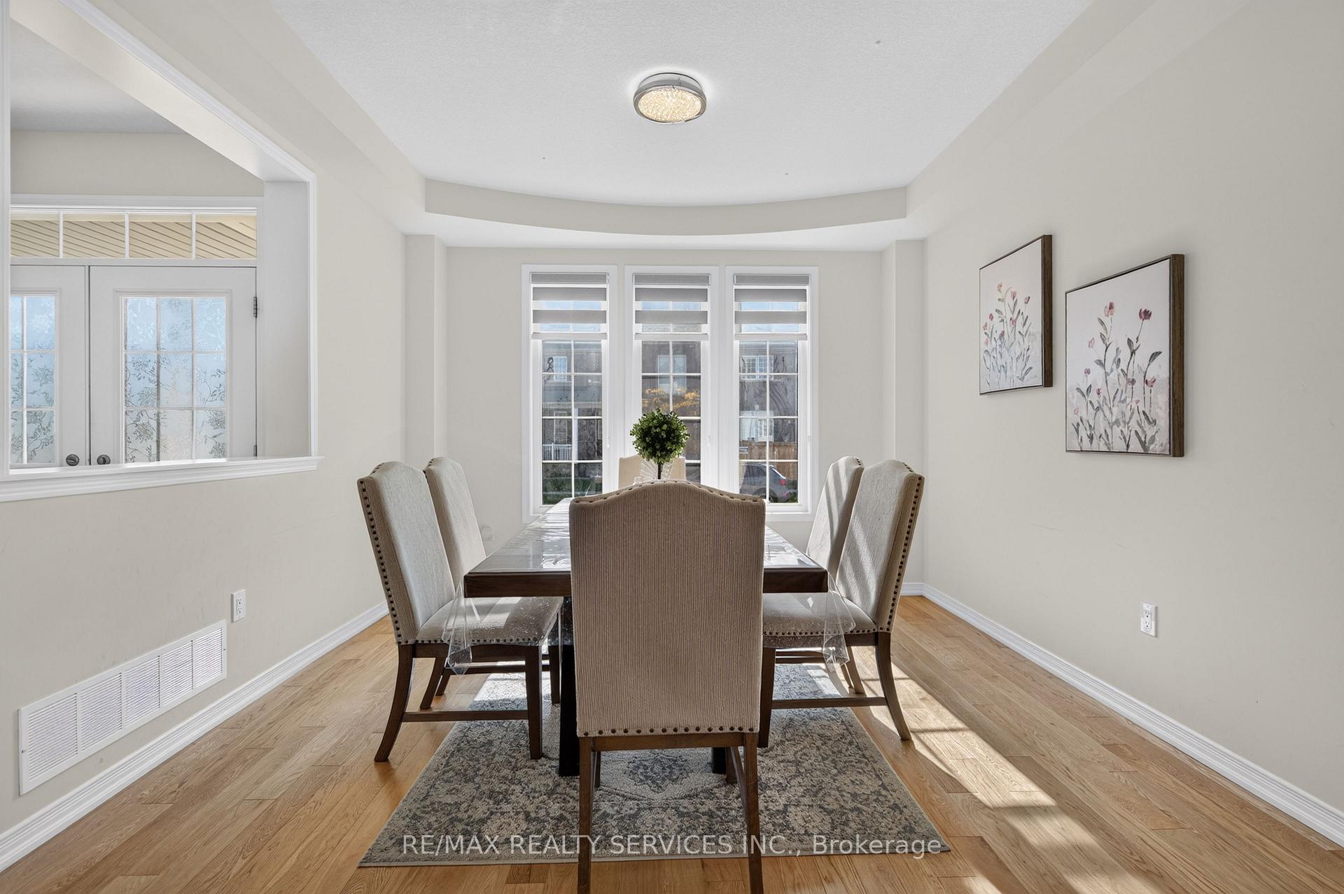 Photo 6 of 10 Munro Circle, Brantford, Empire South — HOMEH