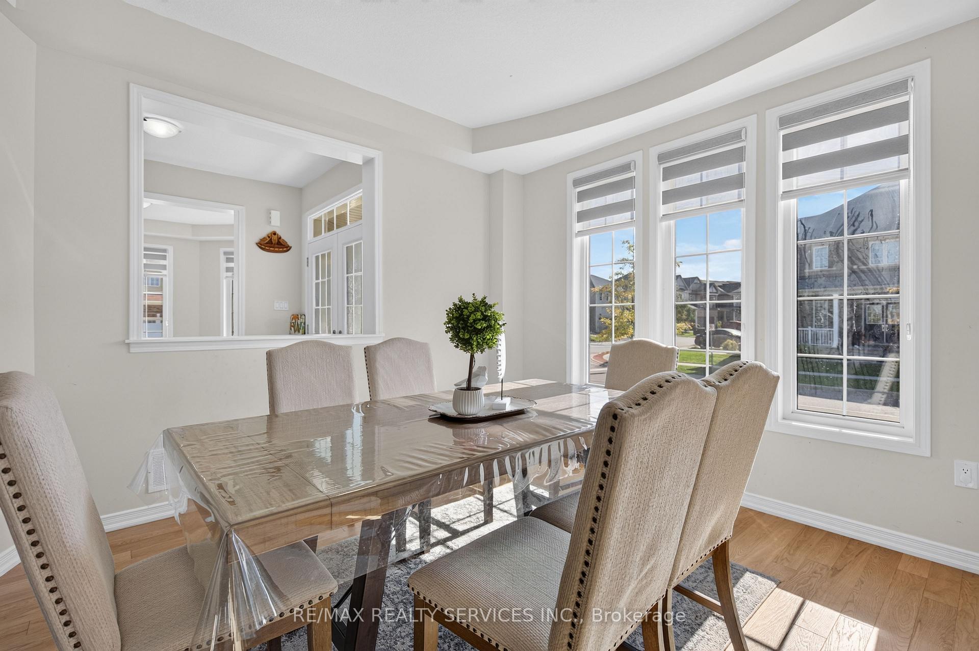 Photo 7 of 10 Munro Circle, Brantford, Empire South — HOMEH