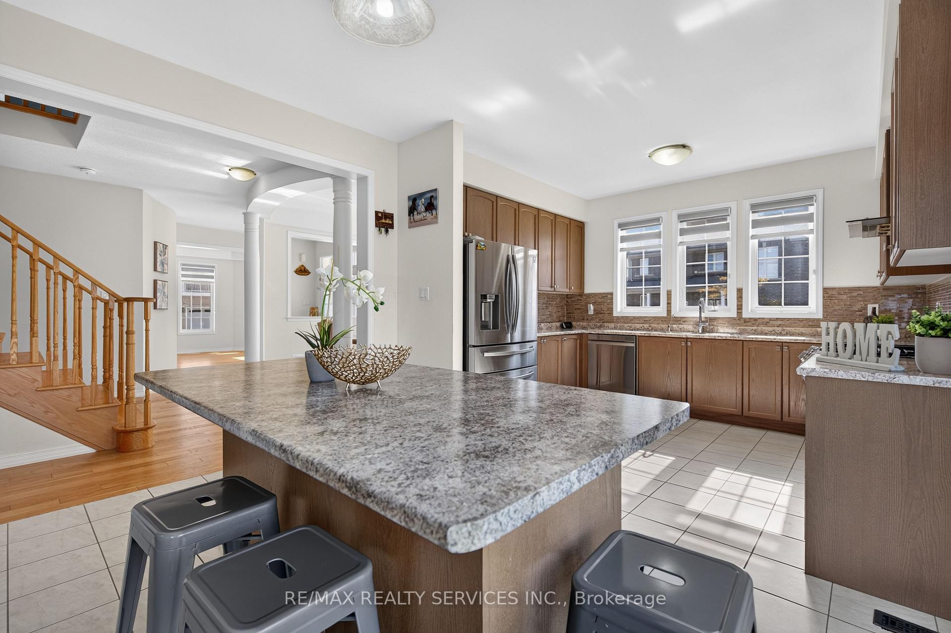 Photo 9 of 10 Munro Circle, Brantford, Empire South — HOMEH