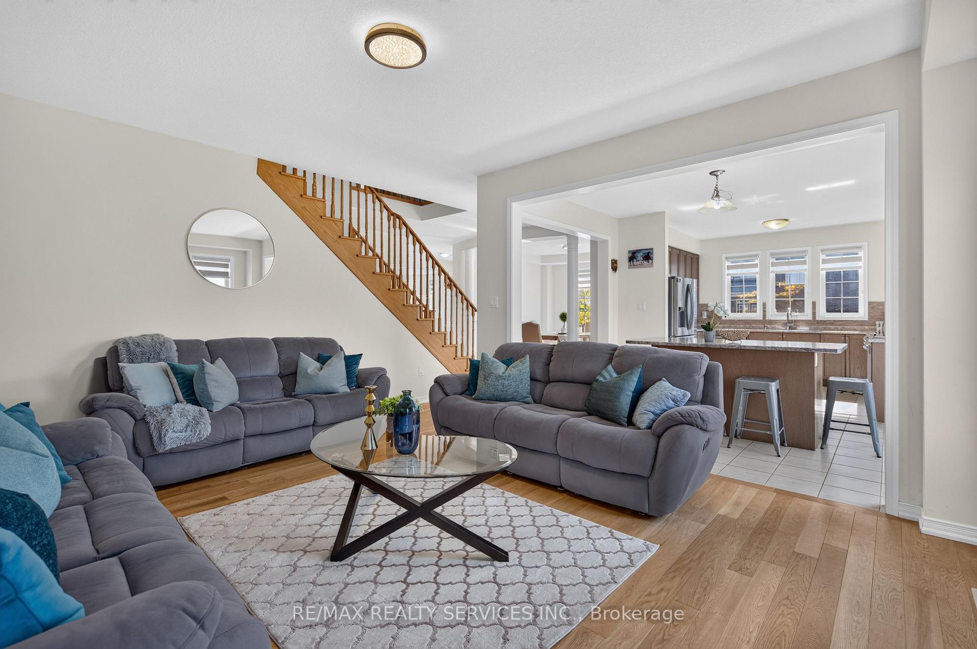 Photo 13 of 10 Munro Circle, Brantford, Empire South — HOMEH