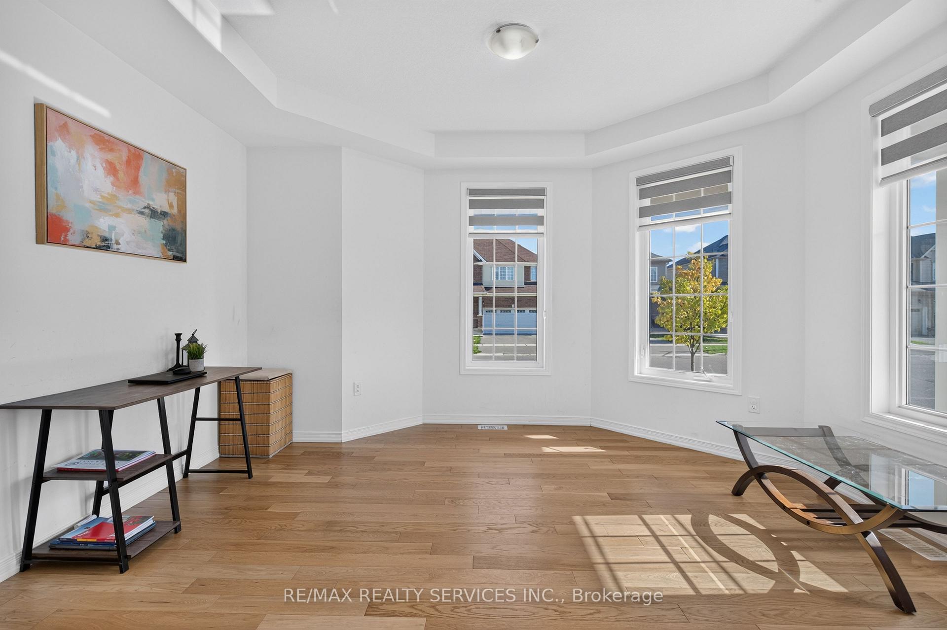 Photo 14 of 10 Munro Circle, Brantford, Empire South — HOMEH