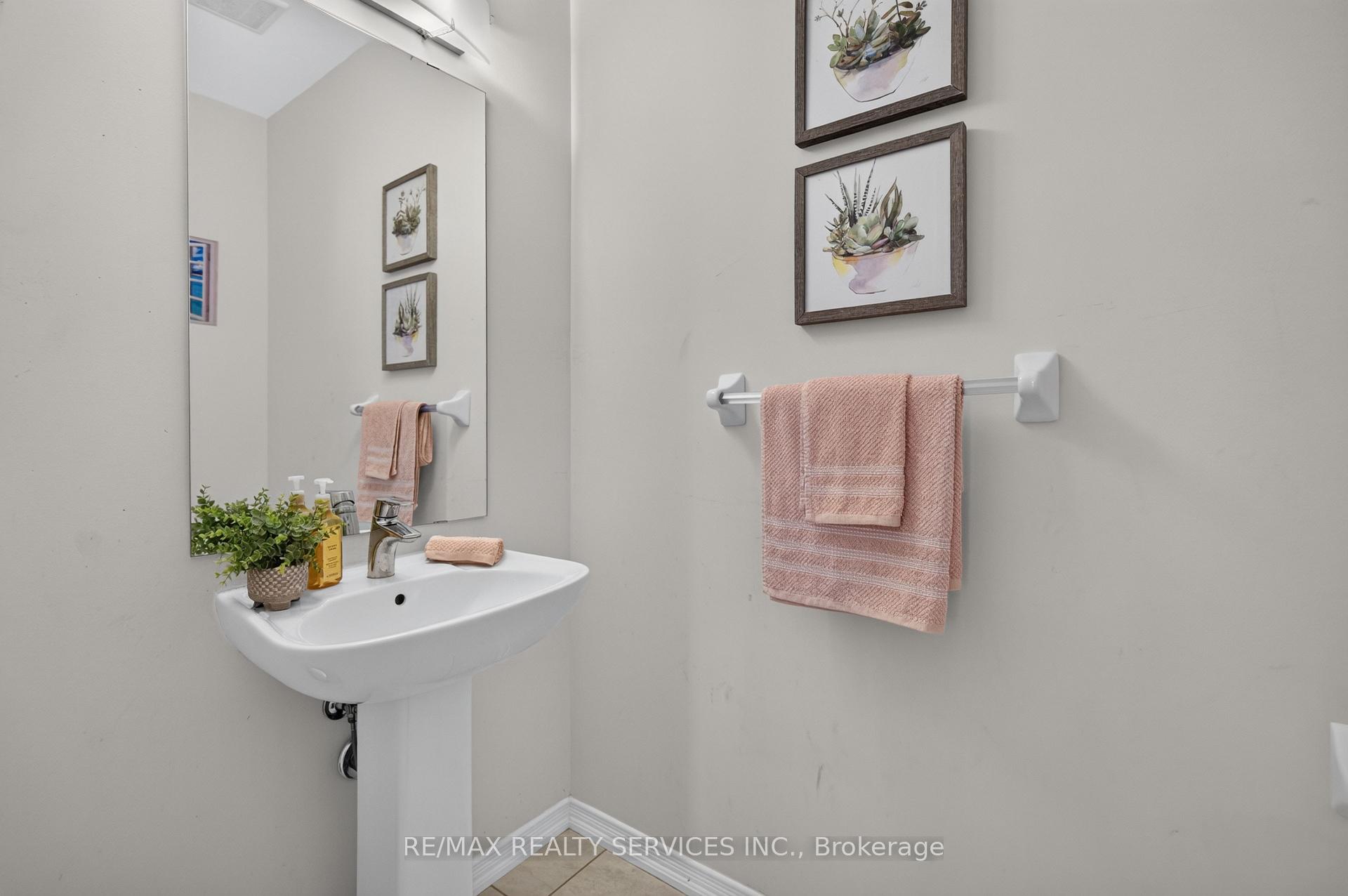 Photo 16 of 10 Munro Circle, Brantford, Empire South — HOMEH