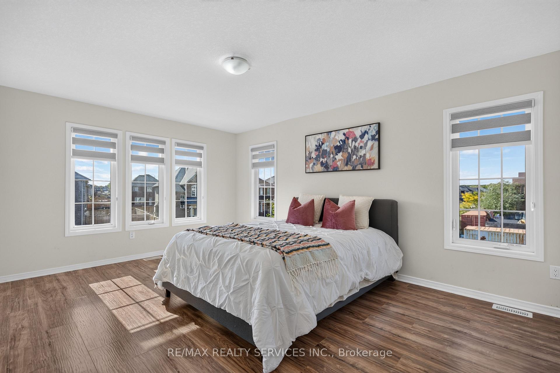 Photo 18 of 10 Munro Circle, Brantford, Empire South — HOMEH