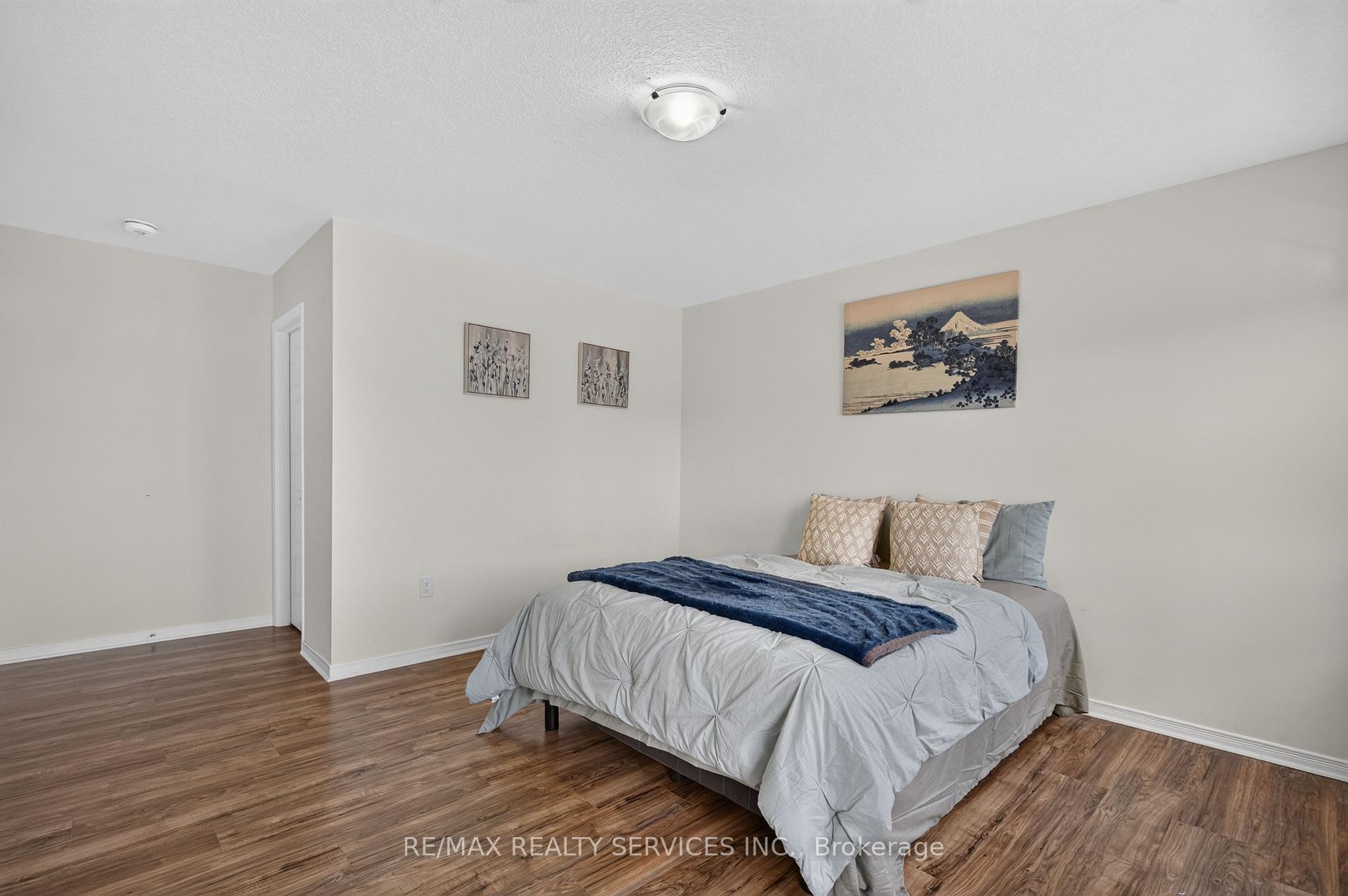 Photo 24 of 10 Munro Circle, Brantford, Empire South — HOMEH