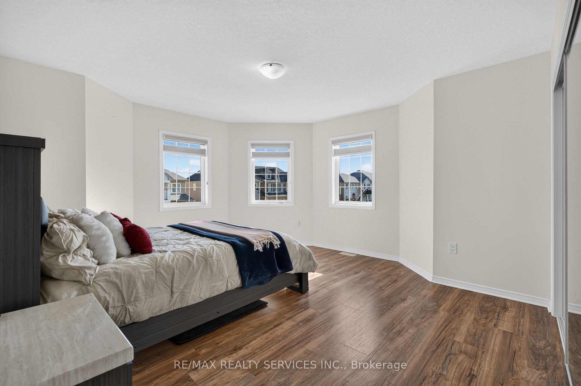 Photo 28 of 10 Munro Circle, Brantford, Empire South — HOMEH
