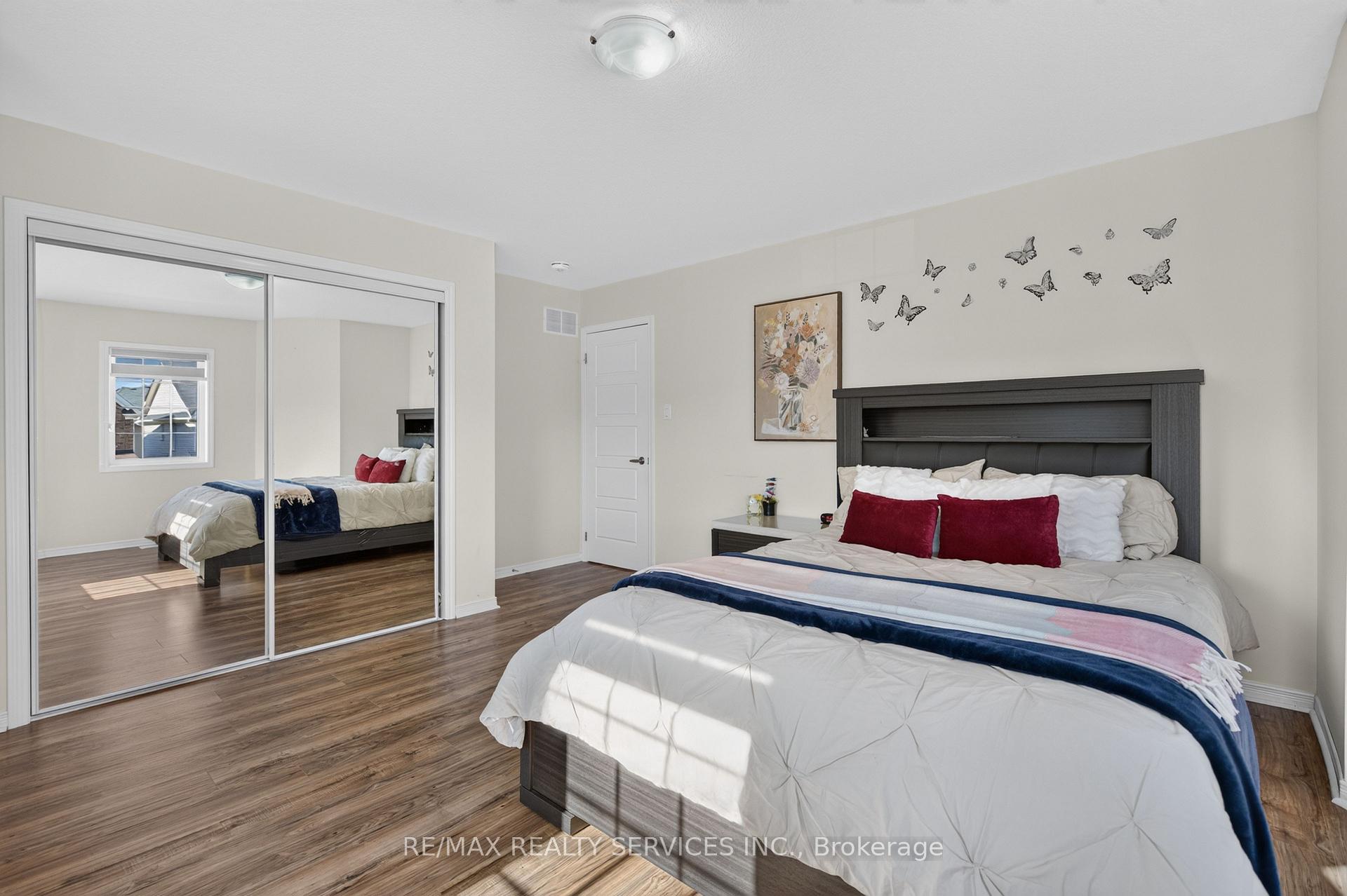 Photo 29 of 10 Munro Circle, Brantford, Empire South — HOMEH