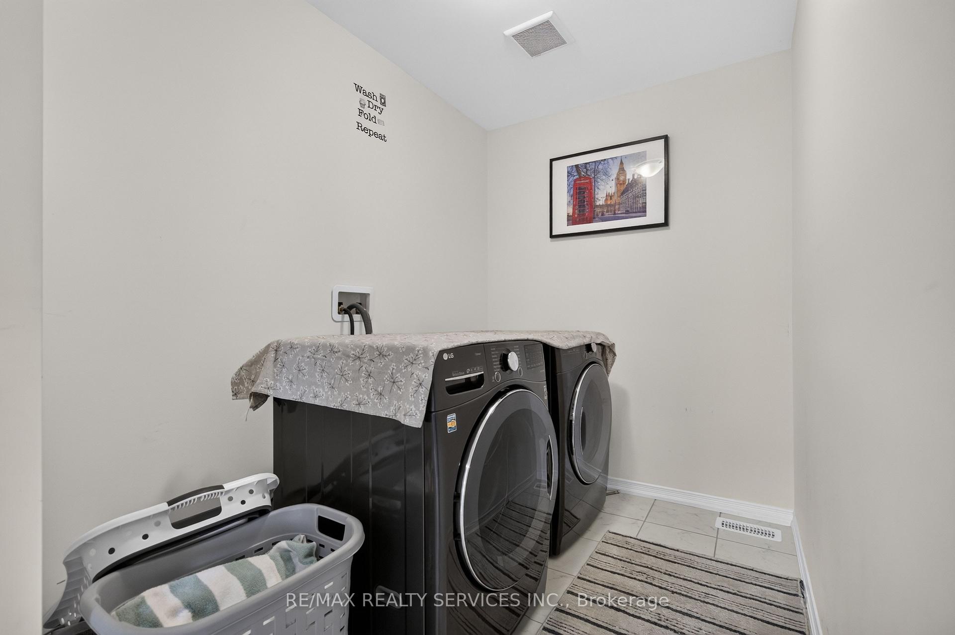 Photo 30 of 10 Munro Circle, Brantford, Empire South — HOMEH