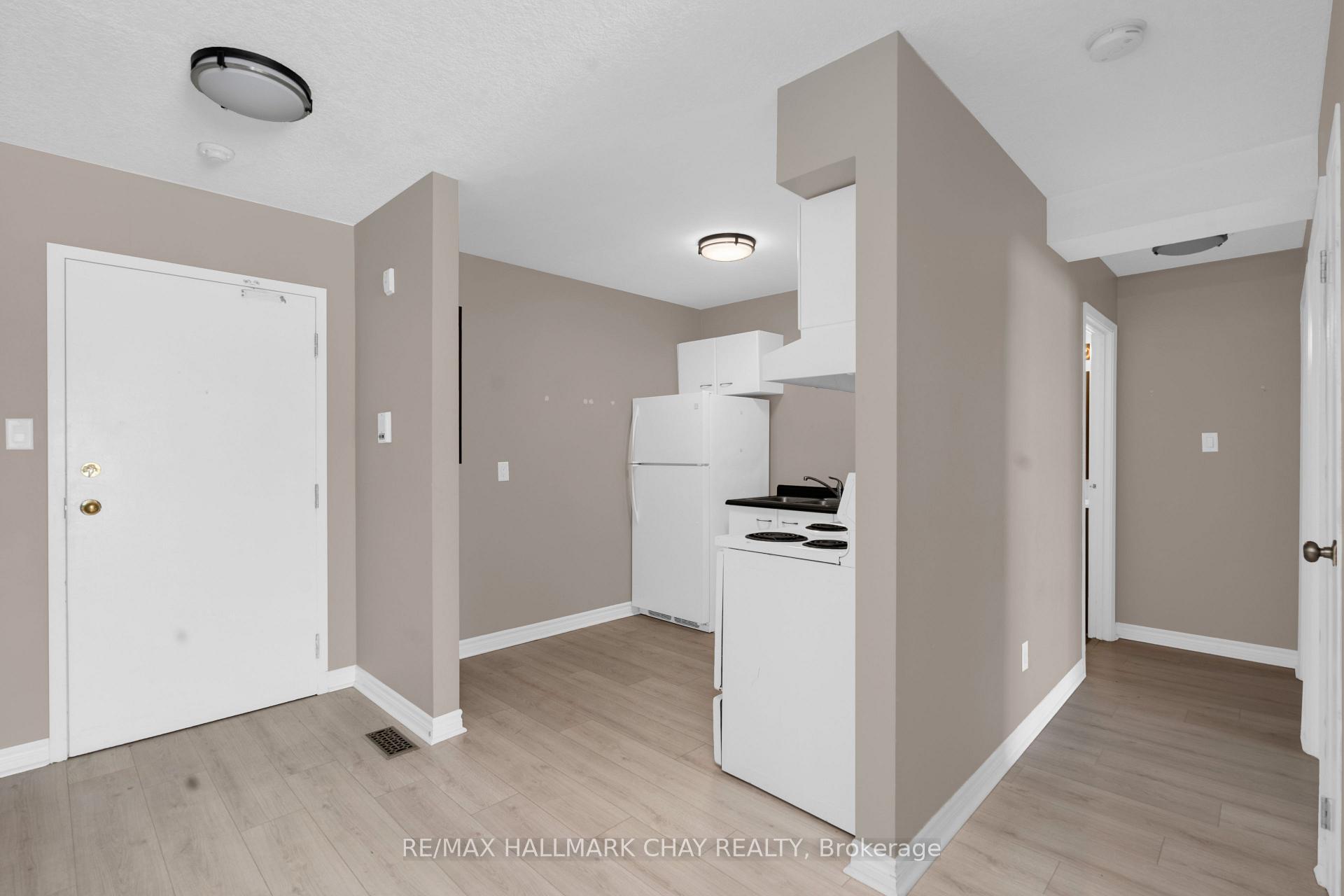Photo 3 of Unit 414, 126 Bell Farm Road, Barrie, Alliance — HOMEH