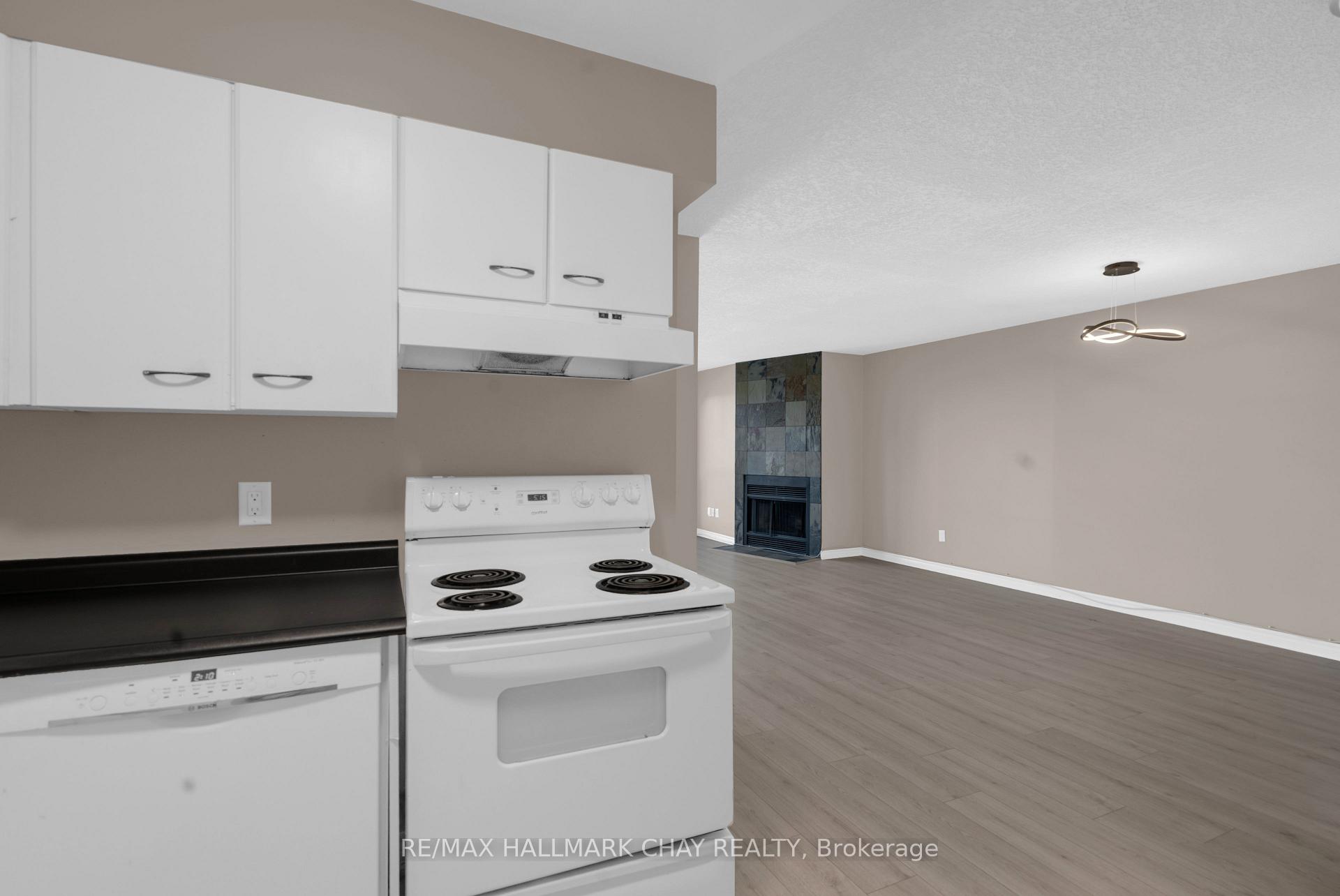Photo 5 of Unit 414, 126 Bell Farm Road, Barrie, Alliance — HOMEH