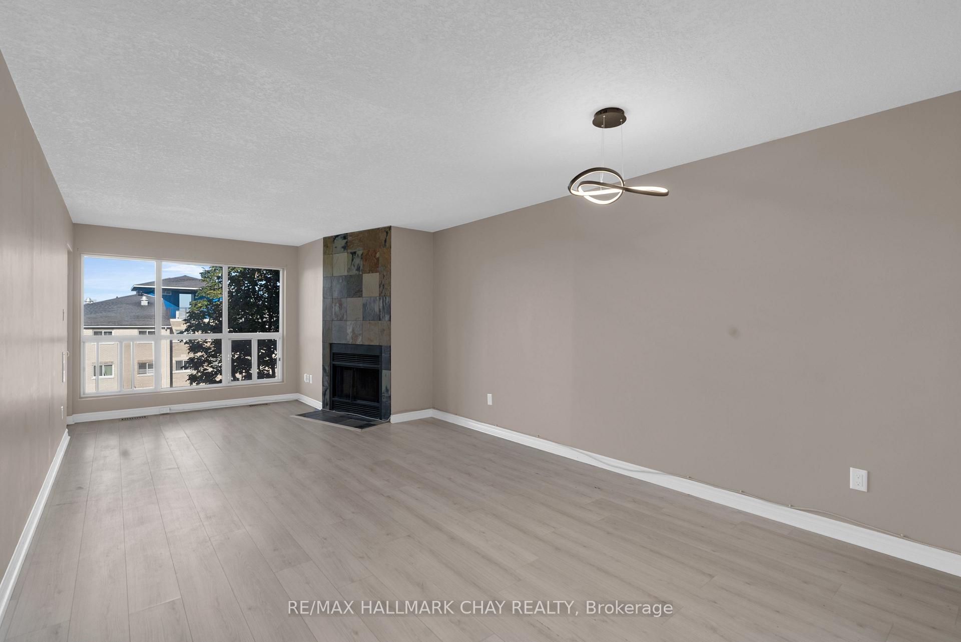 Photo 6 of Unit 414, 126 Bell Farm Road, Barrie, Alliance — HOMEH