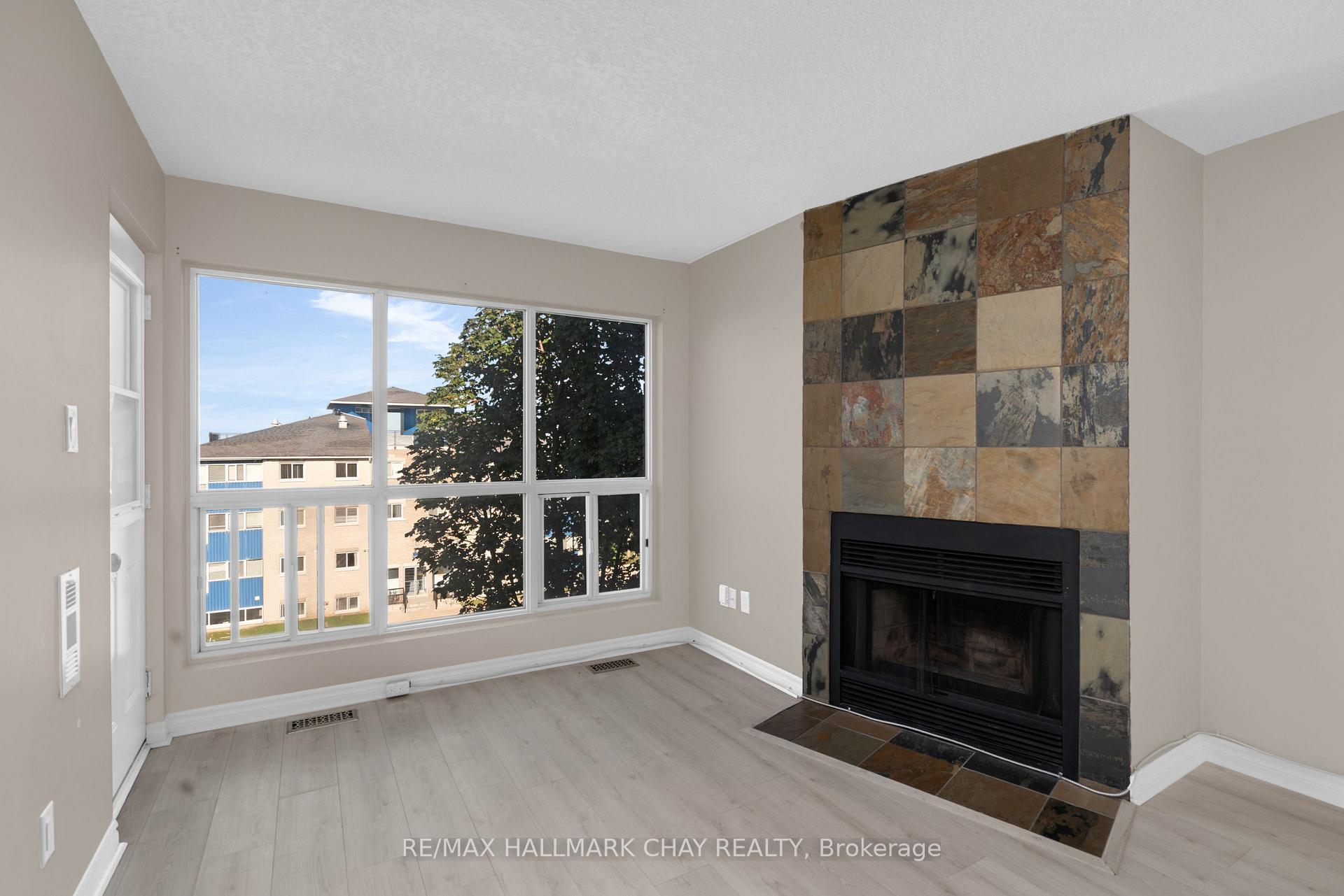 Photo 8 of Unit 414, 126 Bell Farm Road, Barrie, Alliance — HOMEH