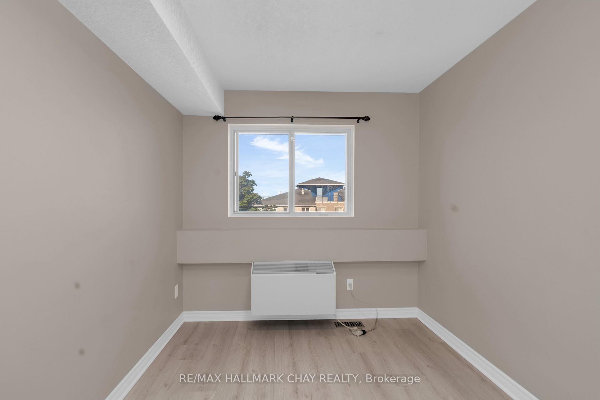 Photo 9 of Unit 414, 126 Bell Farm Road, Barrie, Alliance — HOMEH