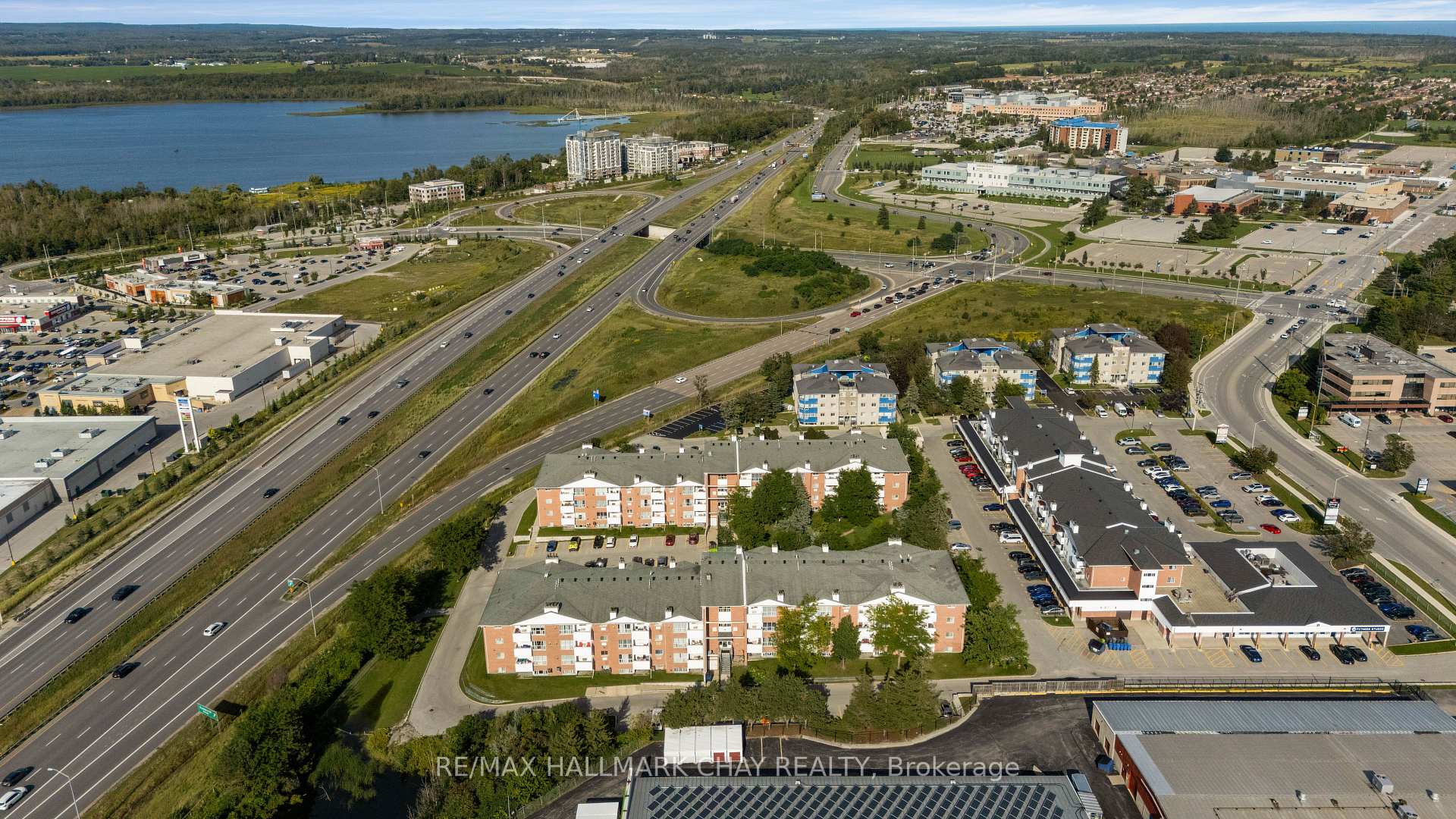Photo 23 of Unit 414, 126 Bell Farm Road, Barrie, Alliance — HOMEH