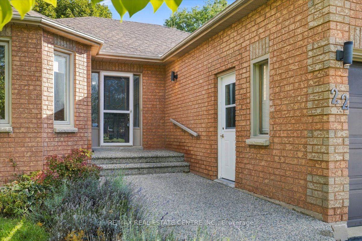 Photo 4 of 22 Birchway Place, Halton Hills, Acton — HOMEH