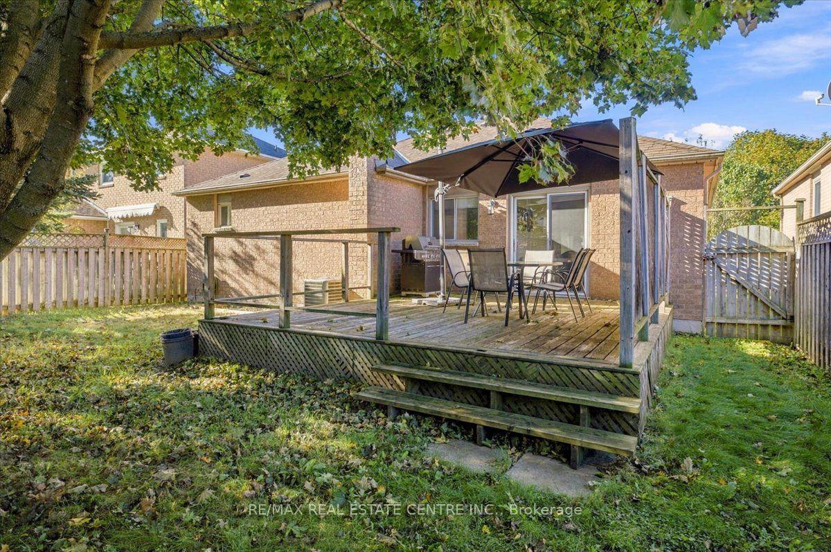 Photo 35 of 22 Birchway Place, Halton Hills, Acton — HOMEH