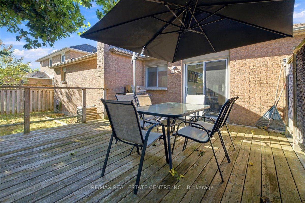 Photo 36 of 22 Birchway Place, Halton Hills, Acton — HOMEH