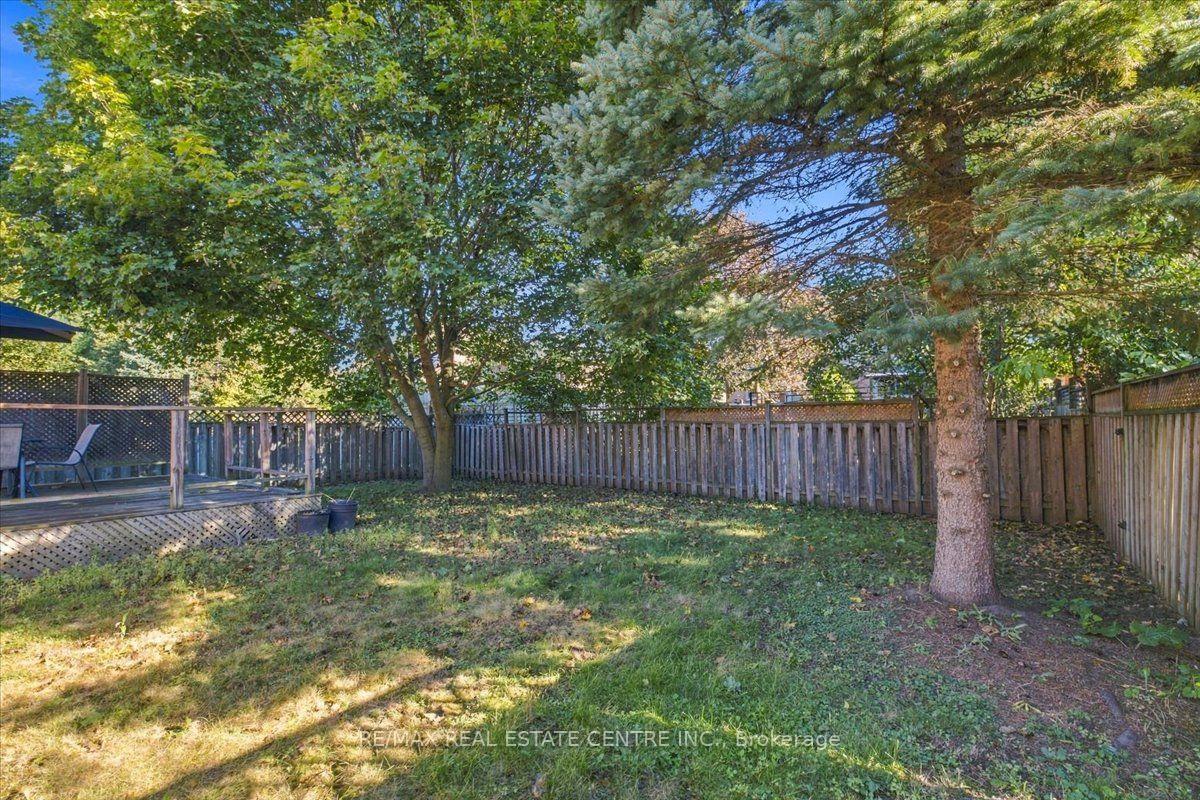 Photo 38 of 22 Birchway Place, Halton Hills, Acton — HOMEH
