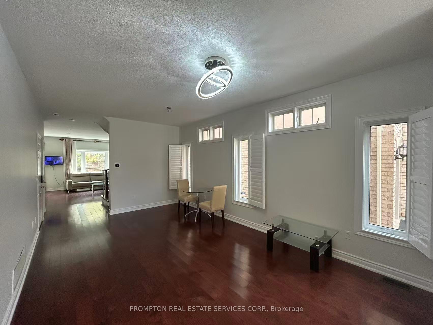 Photo 5 of 101 Madison Heights Boulevard, Markham, Berczy — HOMEH