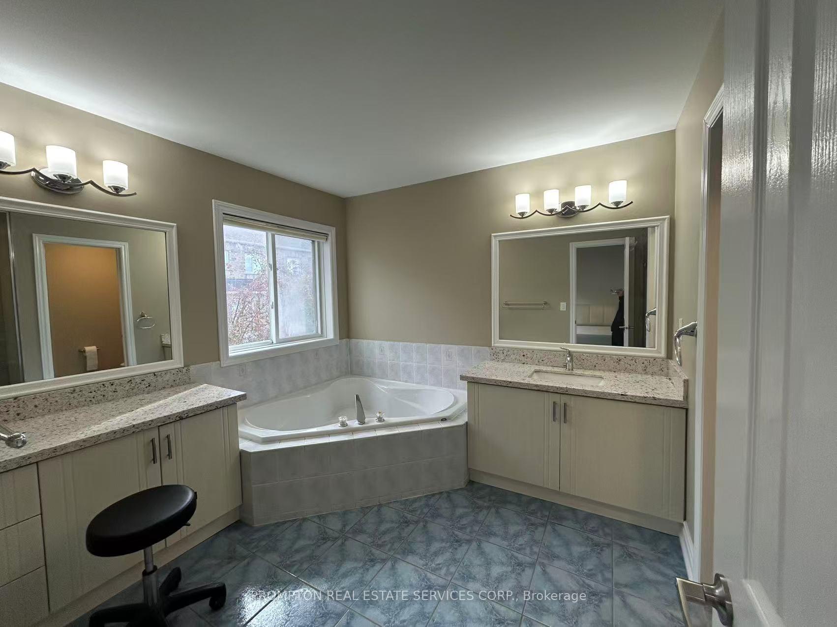 Photo 15 of 101 Madison Heights Boulevard, Markham, Berczy — HOMEH