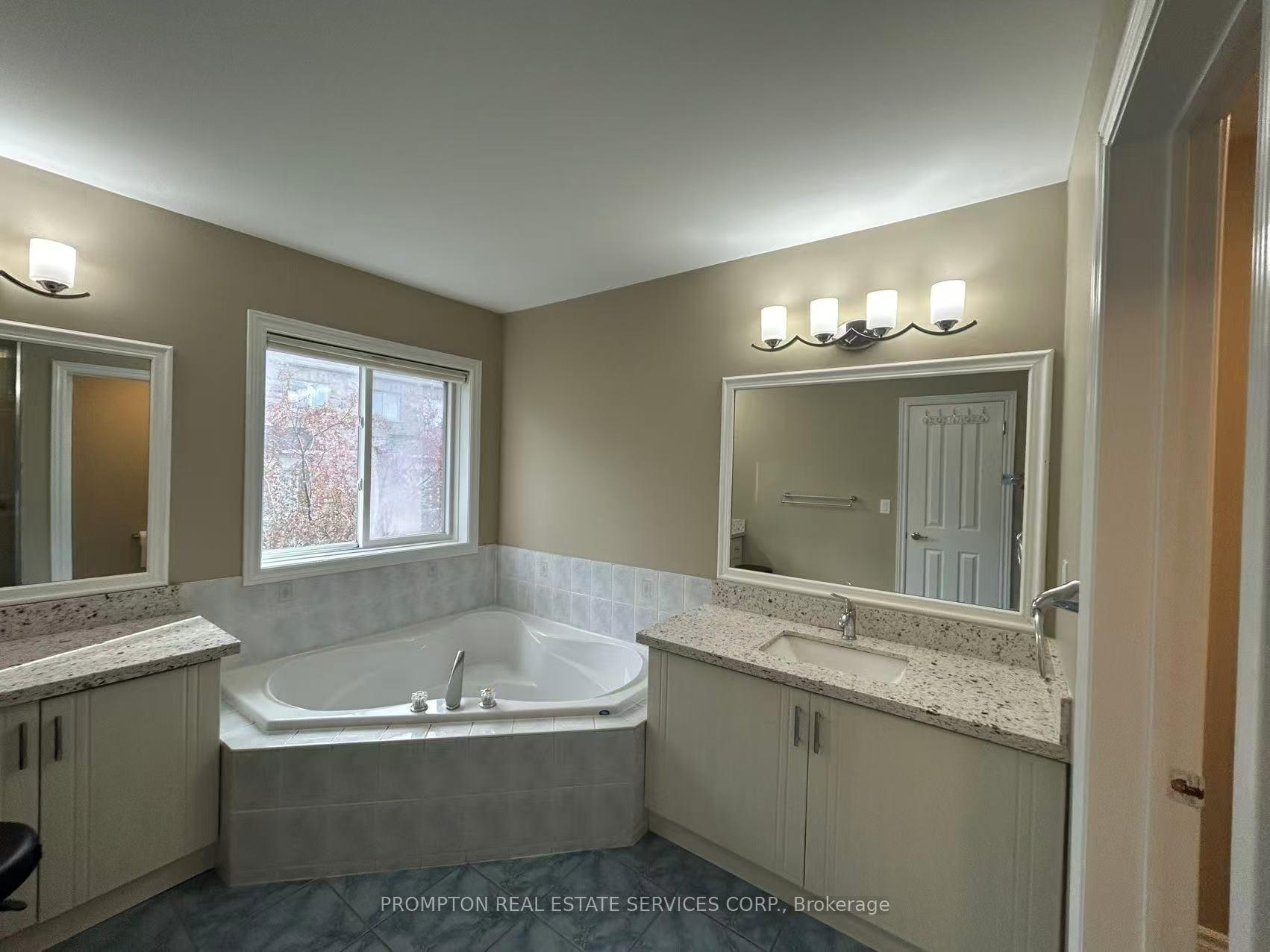 Photo 16 of 101 Madison Heights Boulevard, Markham, Berczy — HOMEH