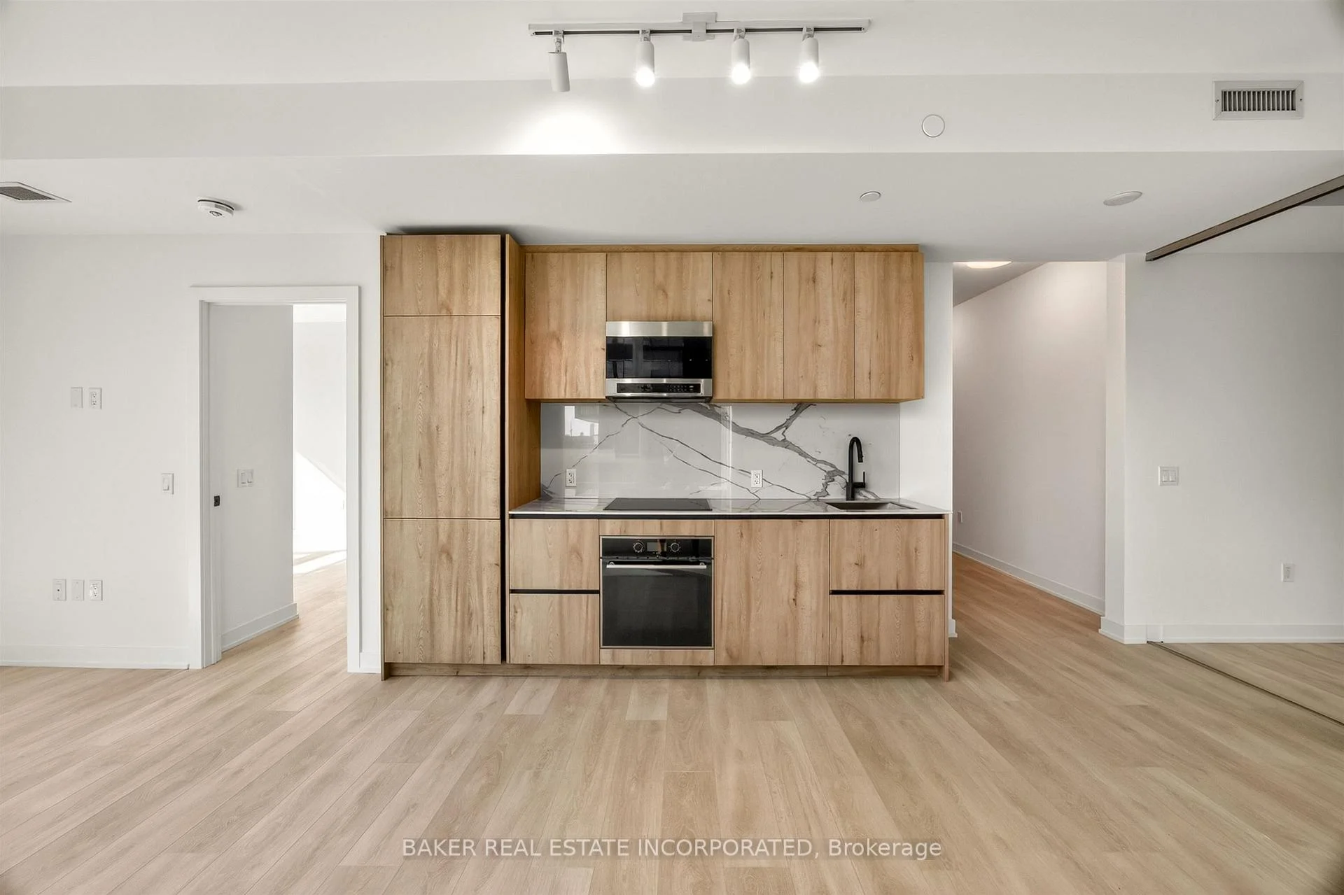 Photo 7 of Unit 3213, 117 Broadway Avenue, Toronto, Mount Pleasant West — HOMEH