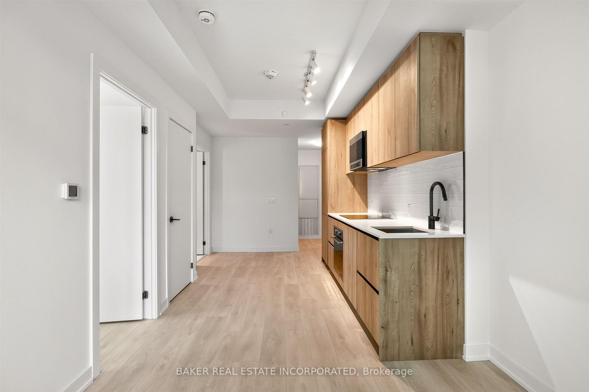 Photo 8 of Unit 1705, 127 Broadway Avenue, Toronto, Mount Pleasant West — HOMEH