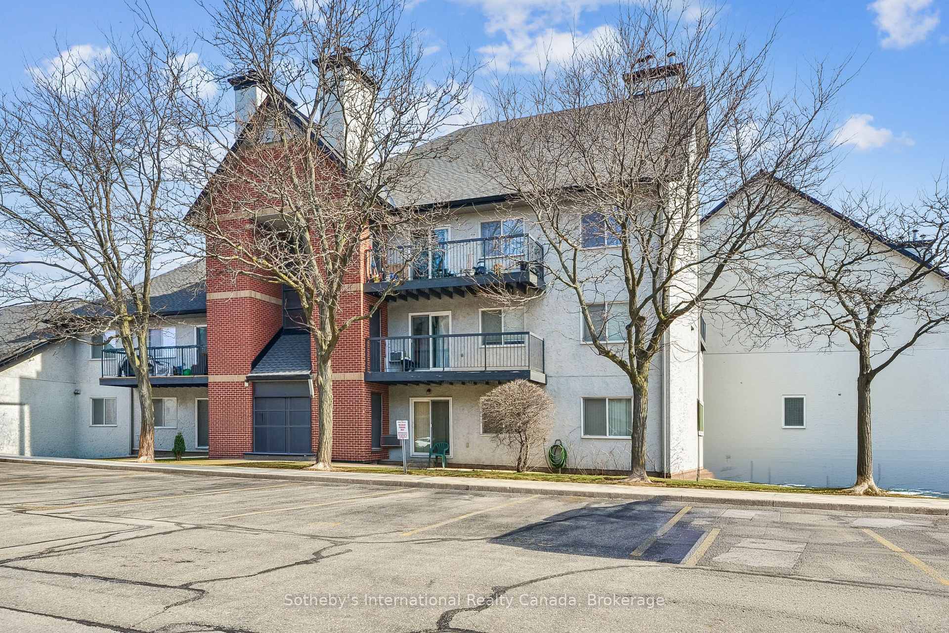 Photo of Unit 434, 1450 Glen Abbey Gate