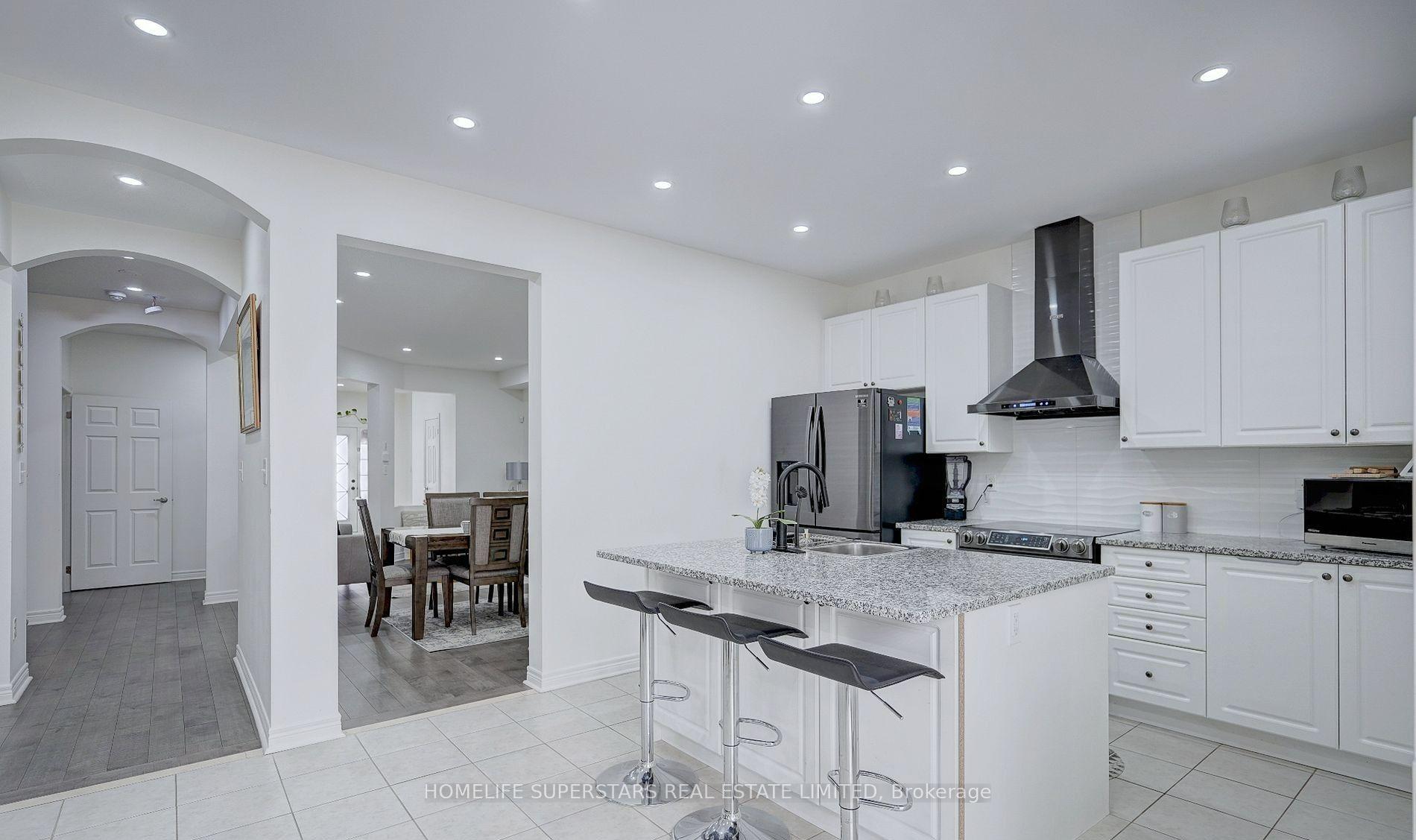 Photo 21 of 556 Bessborough Drive W, Milton, Harrison — HOMEH