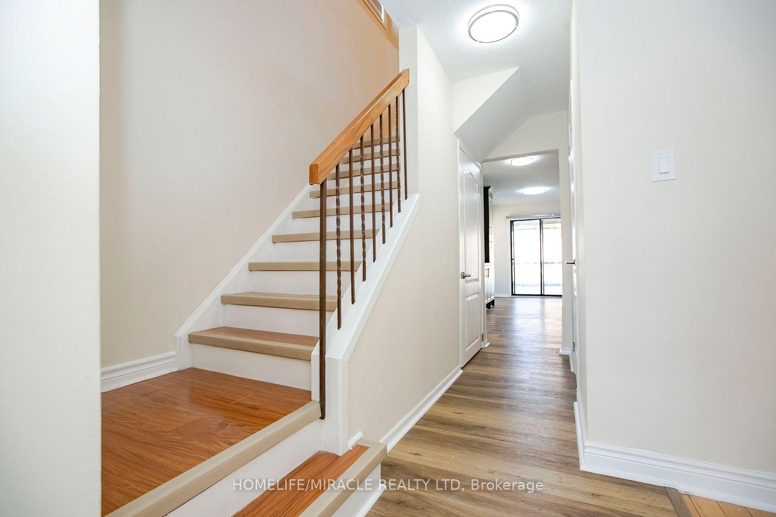 Photo 5 of 33 Adam Street, Brampton, Heart Lake West — HOMEH