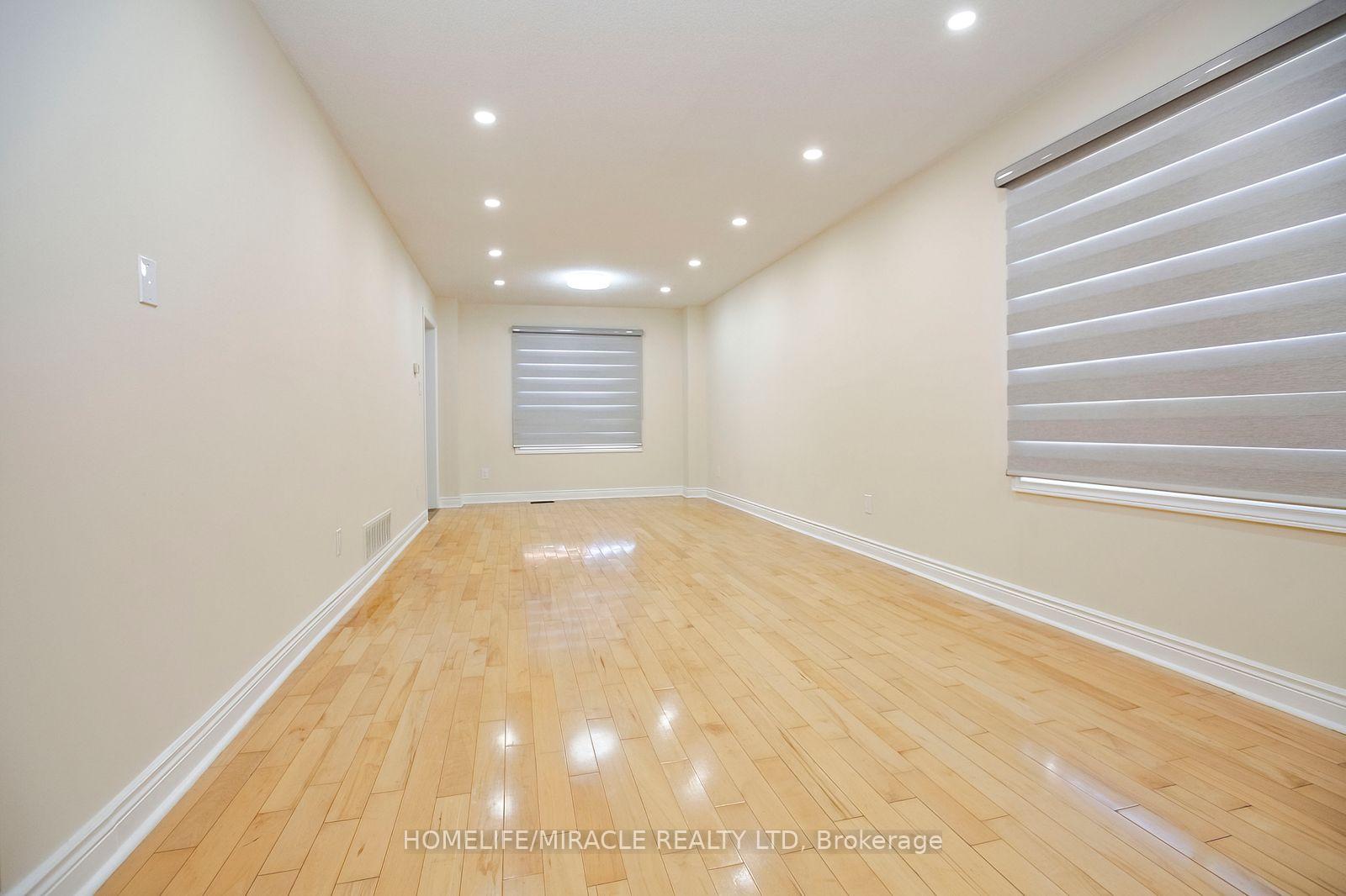 Photo 6 of 33 Adam Street, Brampton, Heart Lake West — HOMEH