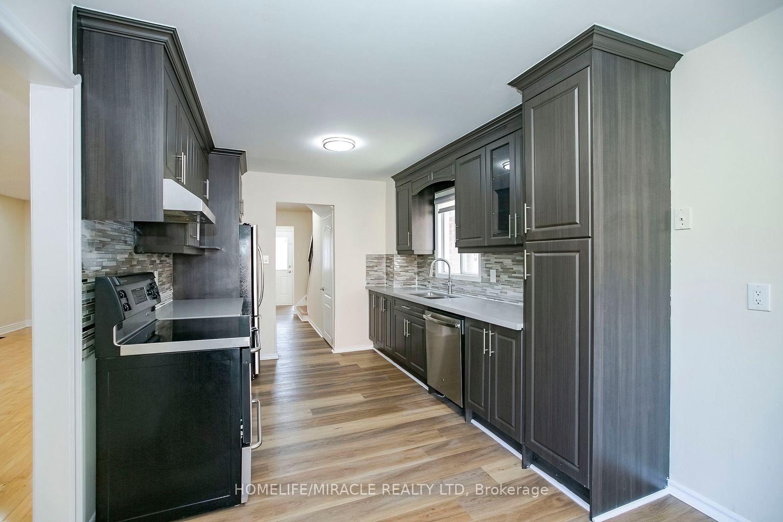 Photo 10 of 33 Adam Street, Brampton, Heart Lake West — HOMEH