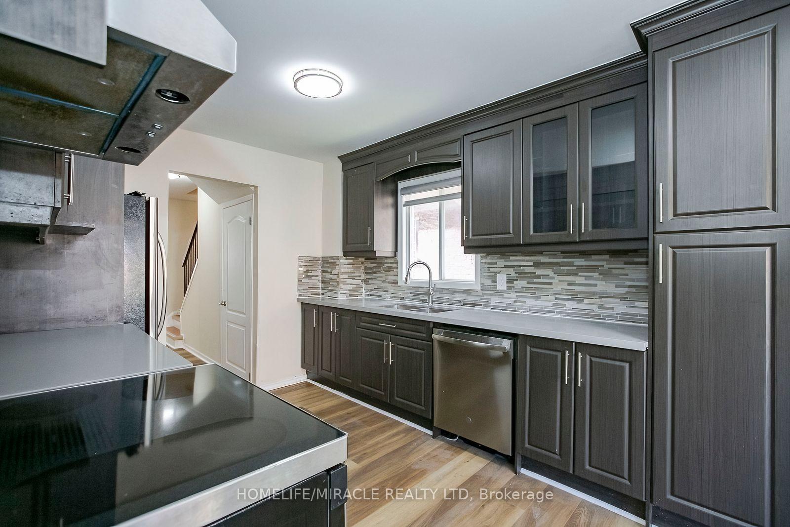 Photo 12 of 33 Adam Street, Brampton, Heart Lake West — HOMEH